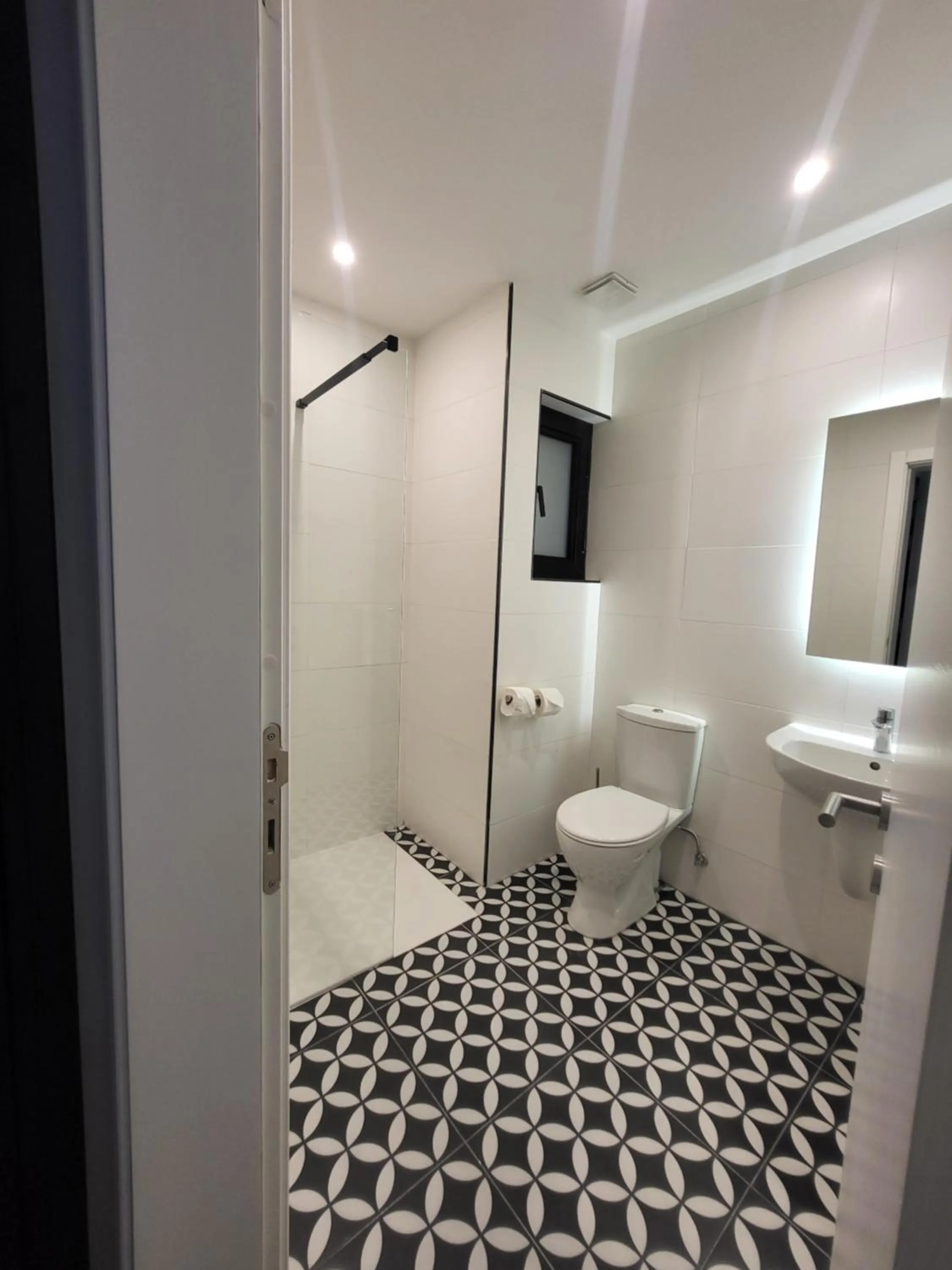 Double or Twin Room with Partial Sea View in Carlton Hotel