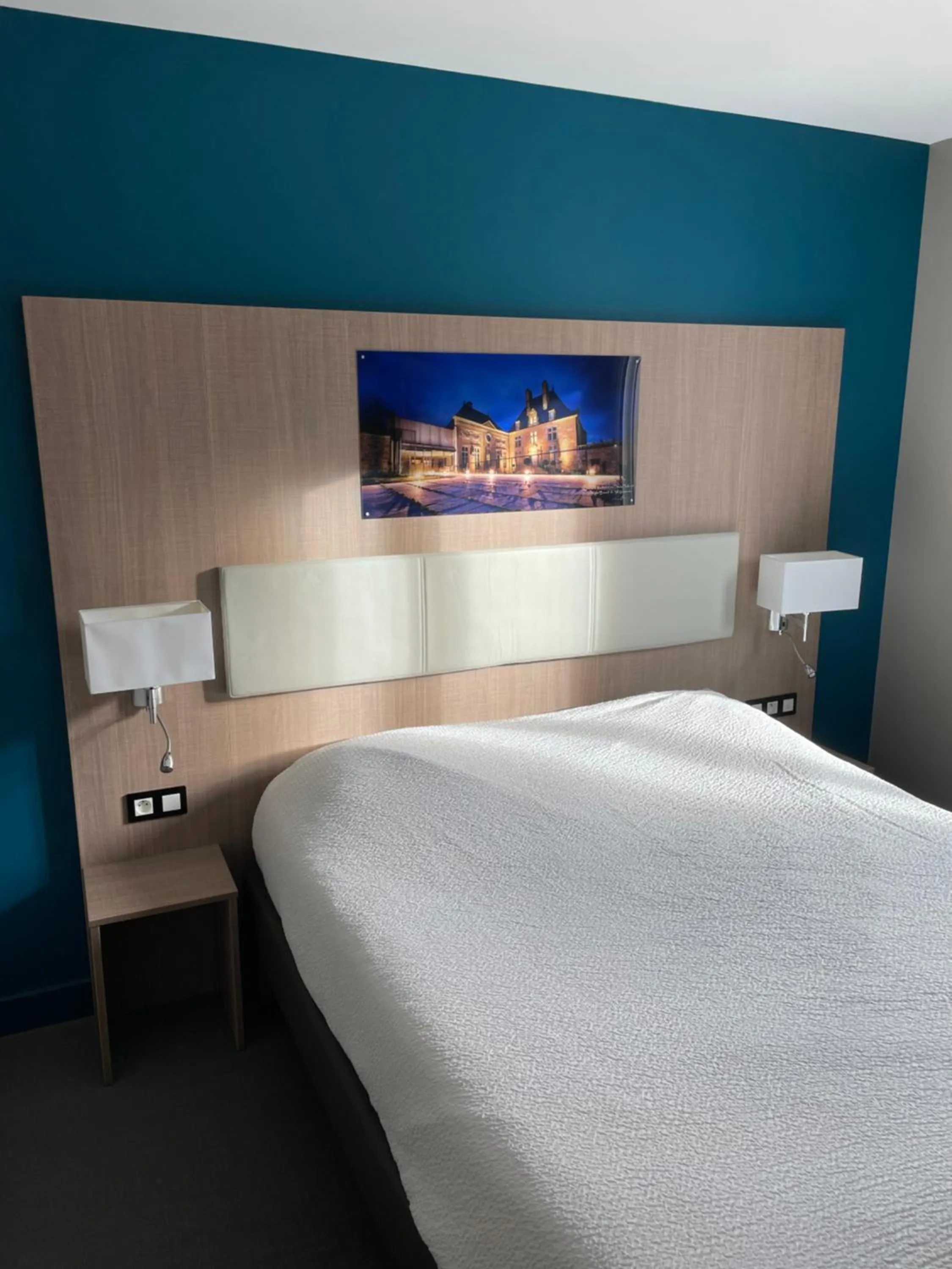 Family Room with Private Bathroom in Logis Jum'Hotel