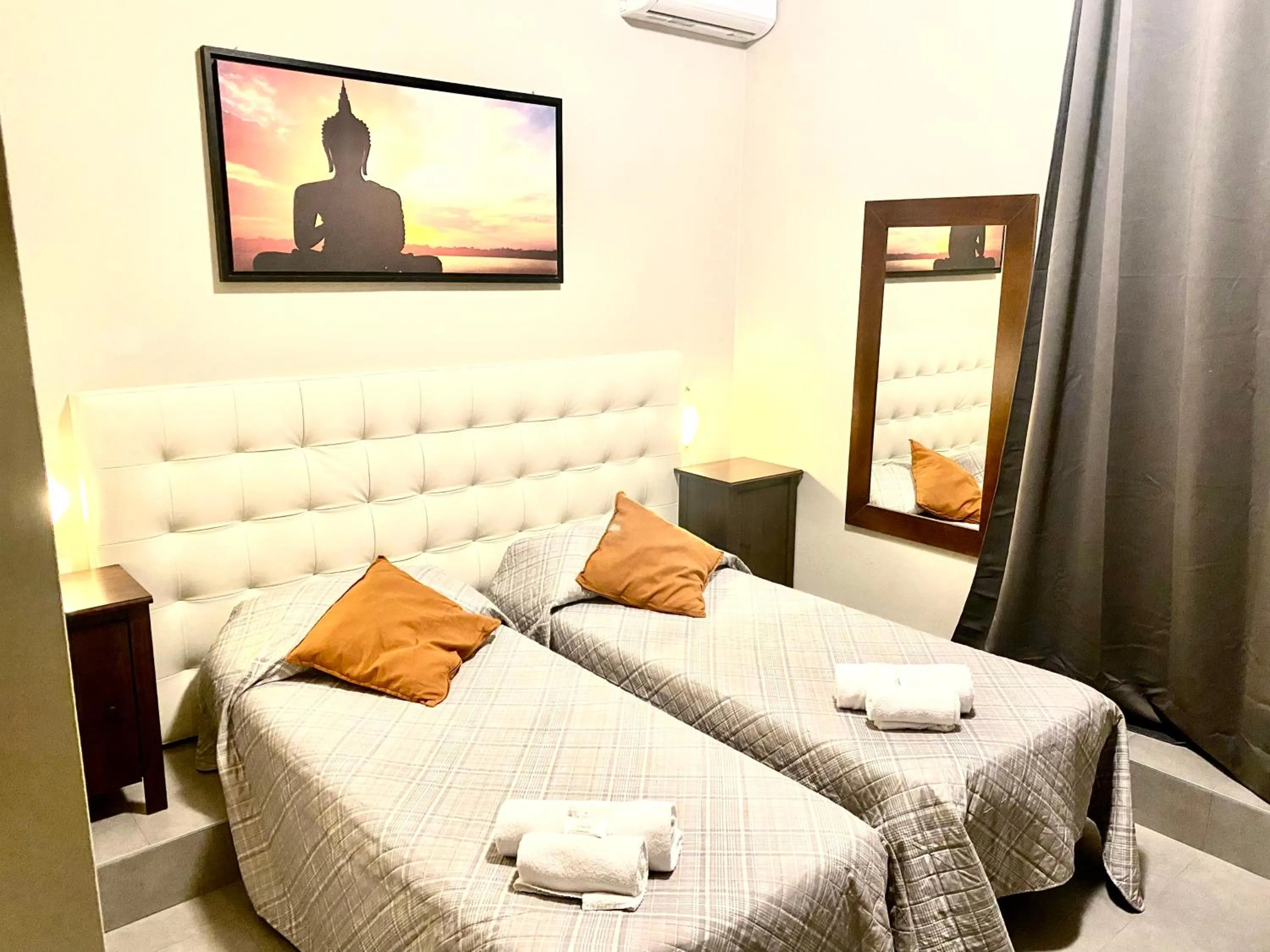 Twin Room in Carlo Goldoni Hotel