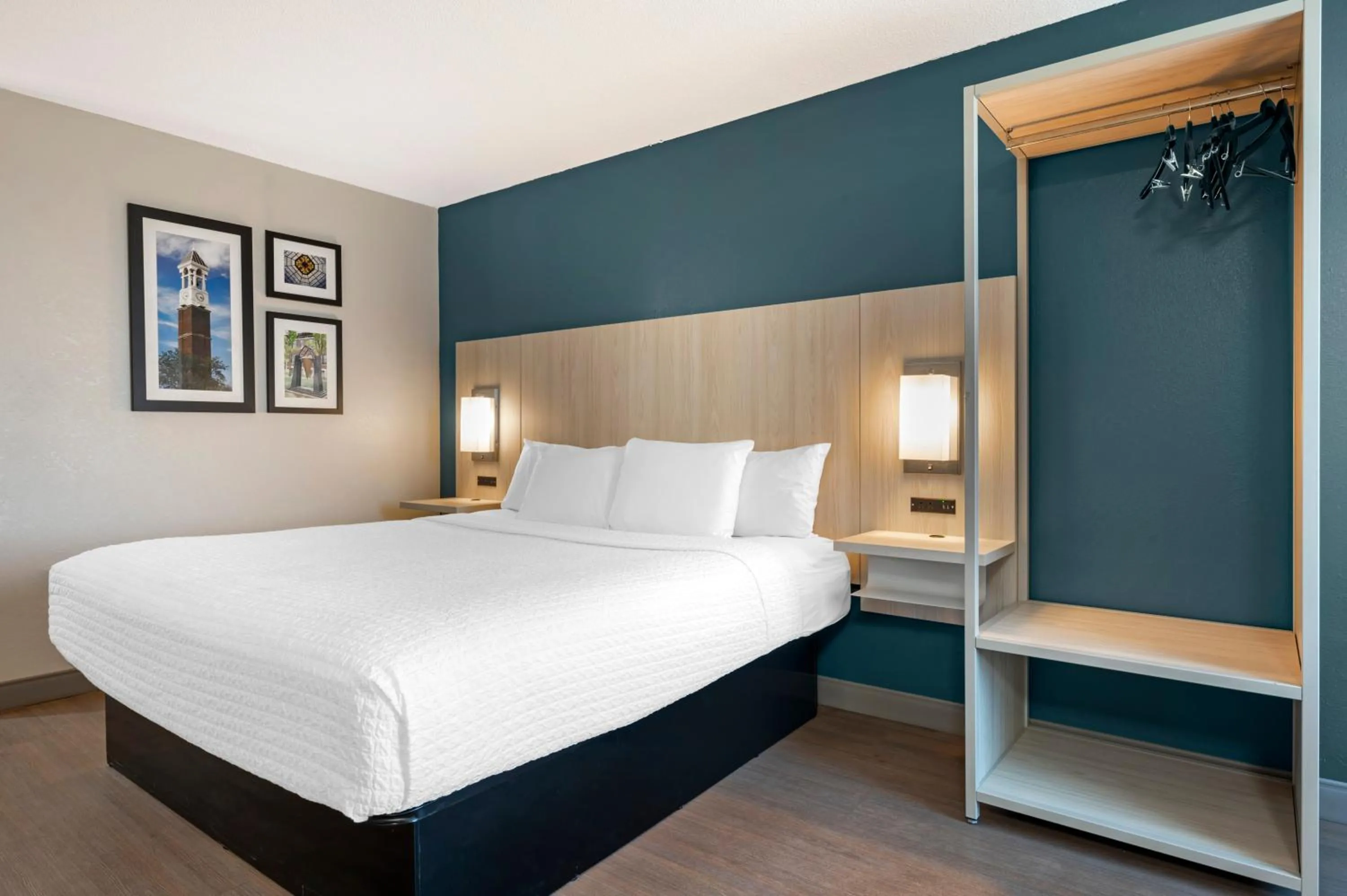 King Room in Best Western Plus Lafayette Hotel University Area