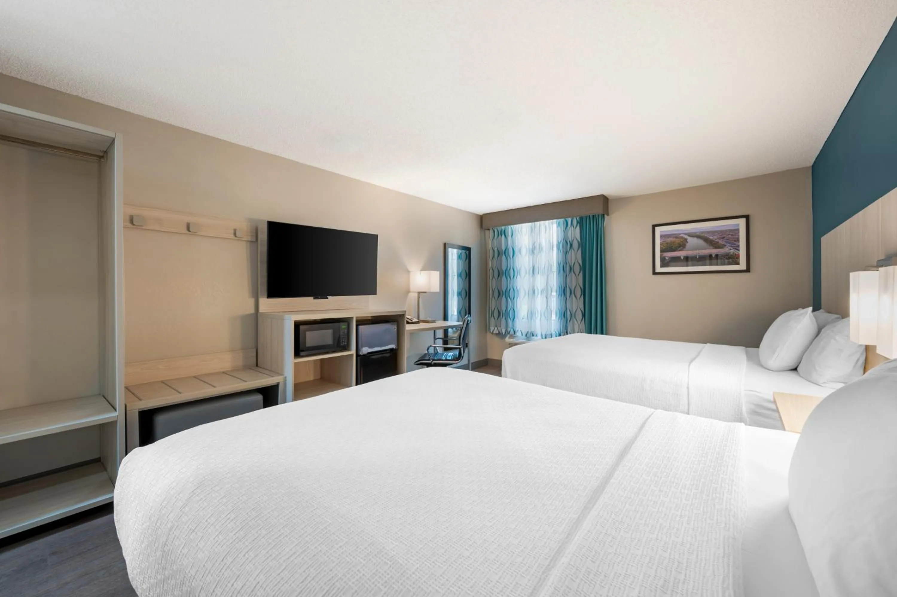 Queen Room with Two Queen Beds in Best Western Plus Lafayette Hotel University Area