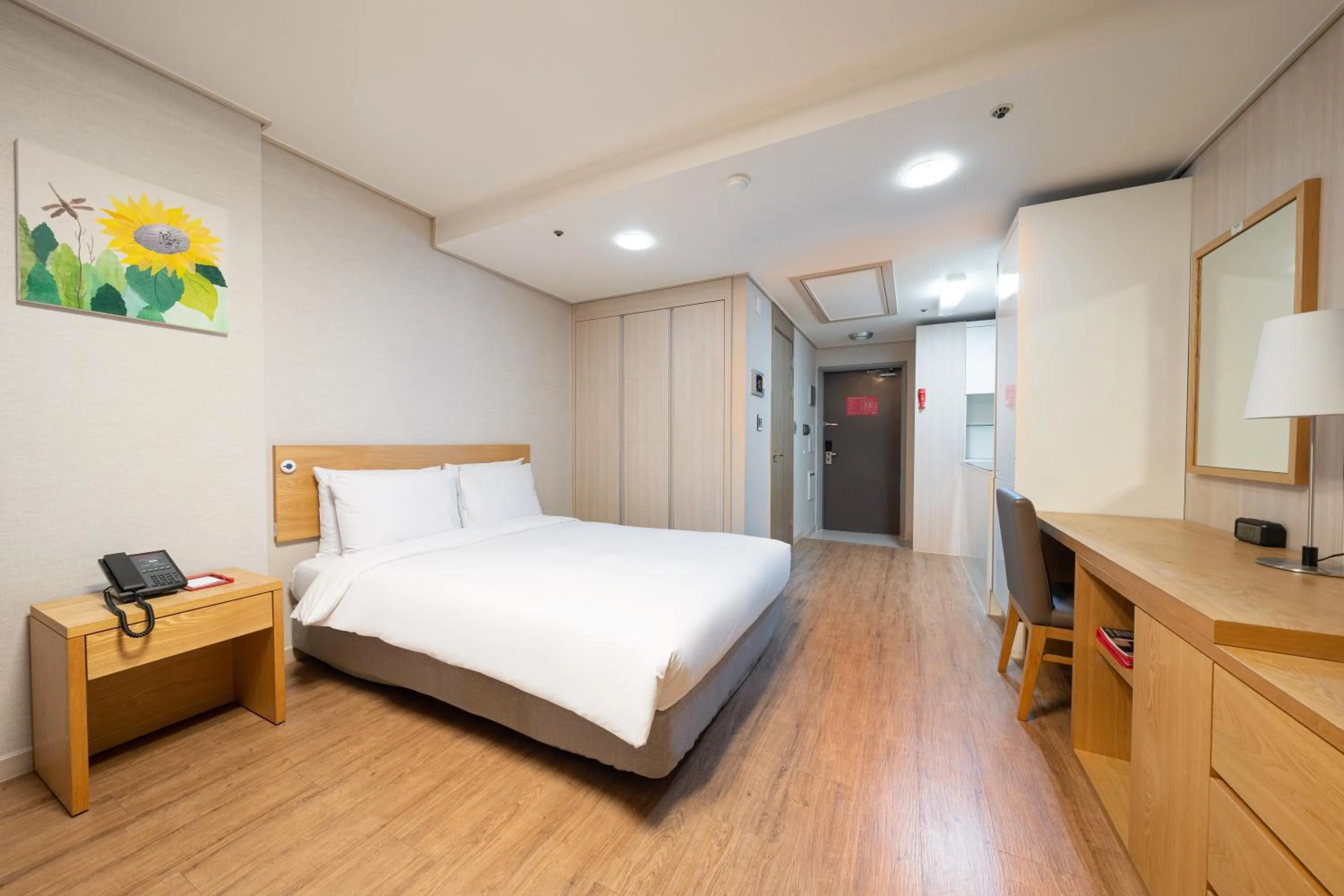 Superior Double Room in Ramada by Wyndham Seoul Dongdaemun