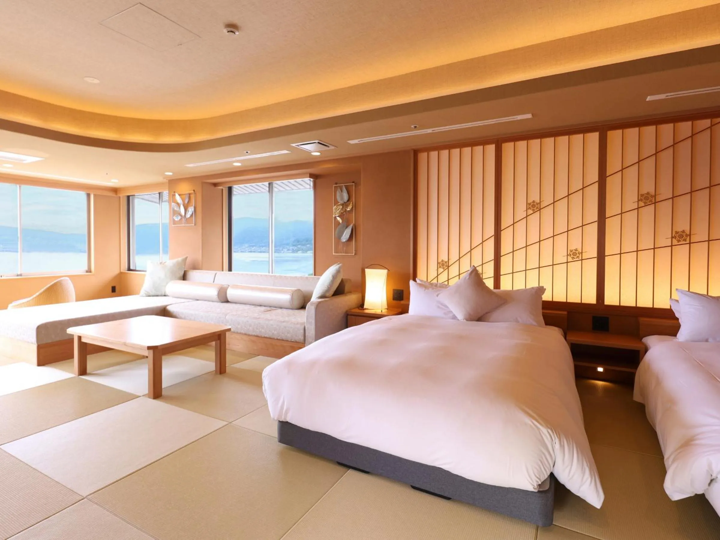 Deluxe Suite with Spa Bath in Hamanoyu