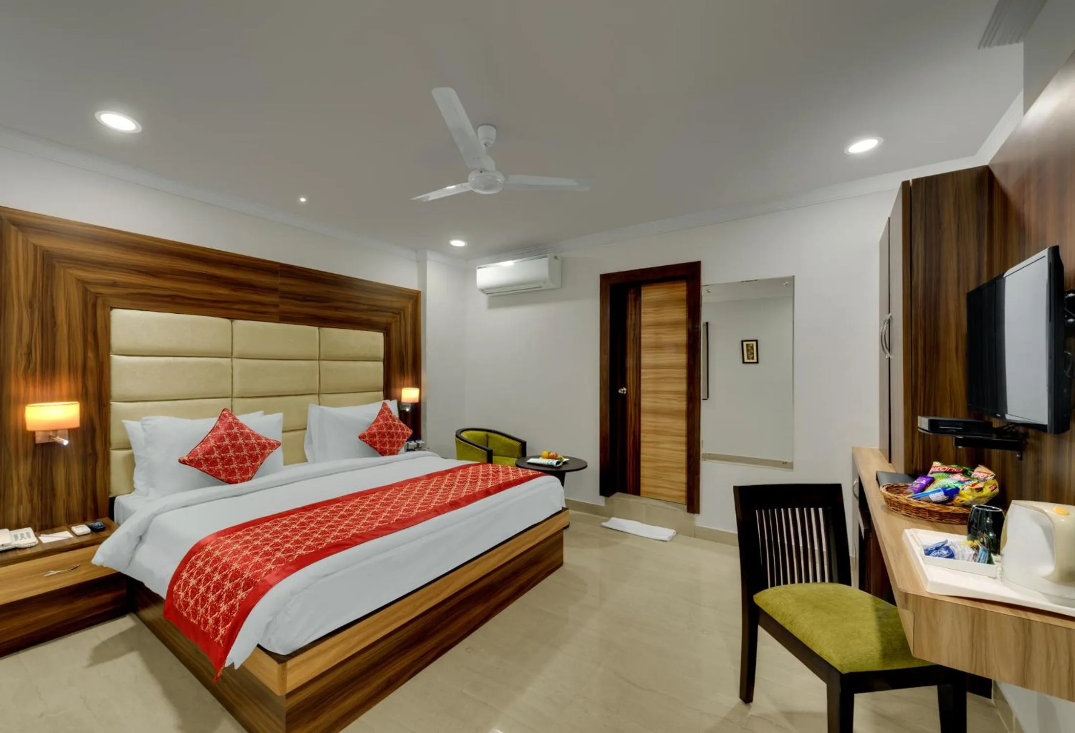 Deluxe Double Room (Guaranteed Complimentary Soft Drinks/Seasonal on arrival) in Avins Beacon Hotel - Udaipur