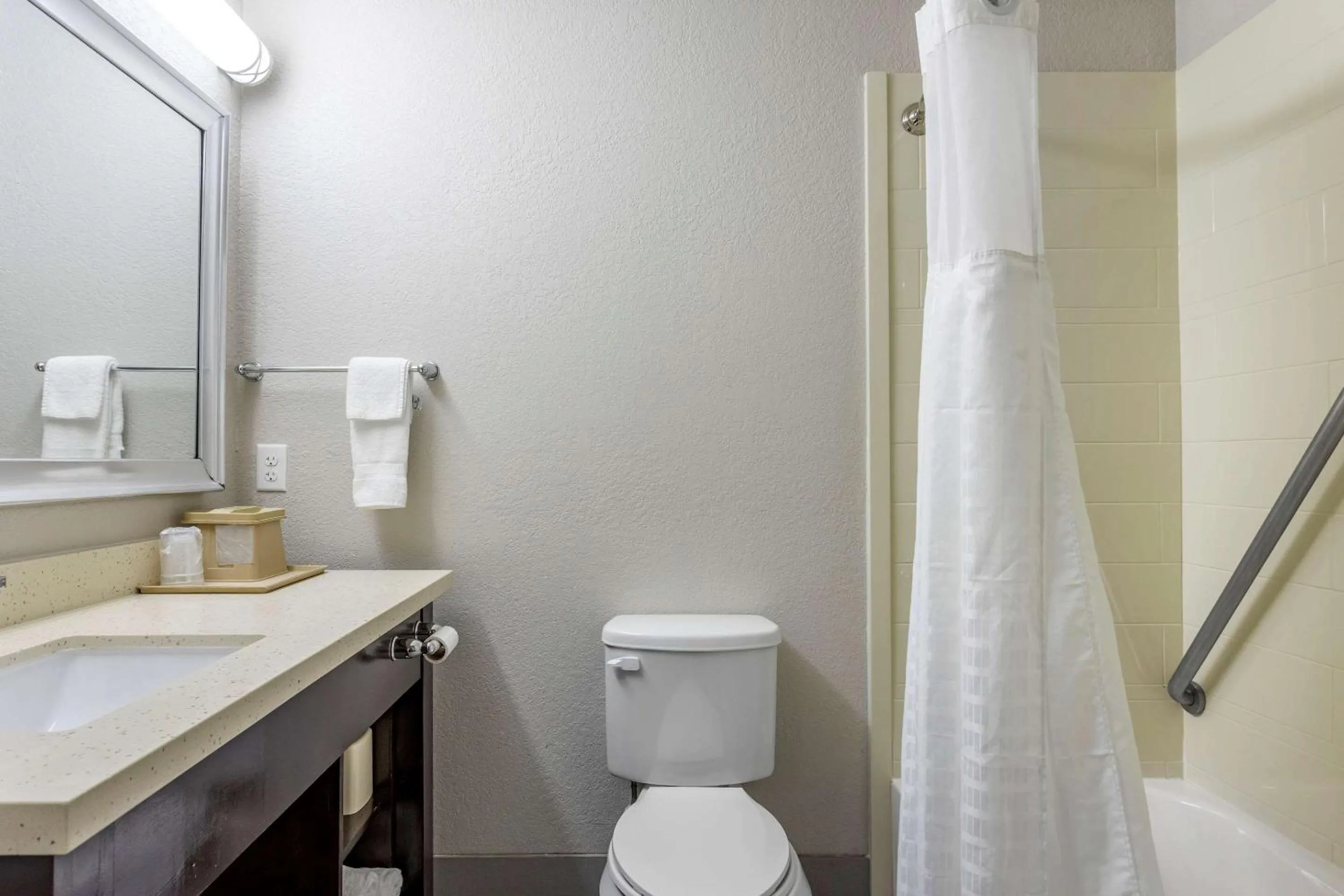 King Suite with Sofa Bed - Non-Smoking in Comfort Inn & Suites North Little Rock JFK Blvd