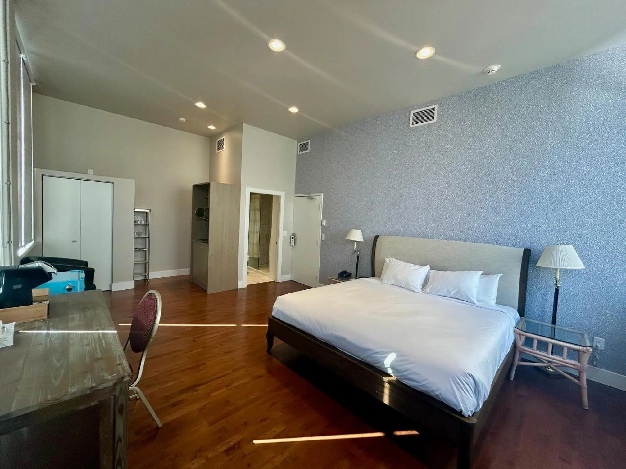 Deluxe King Room in The Bedford Regency Hotel