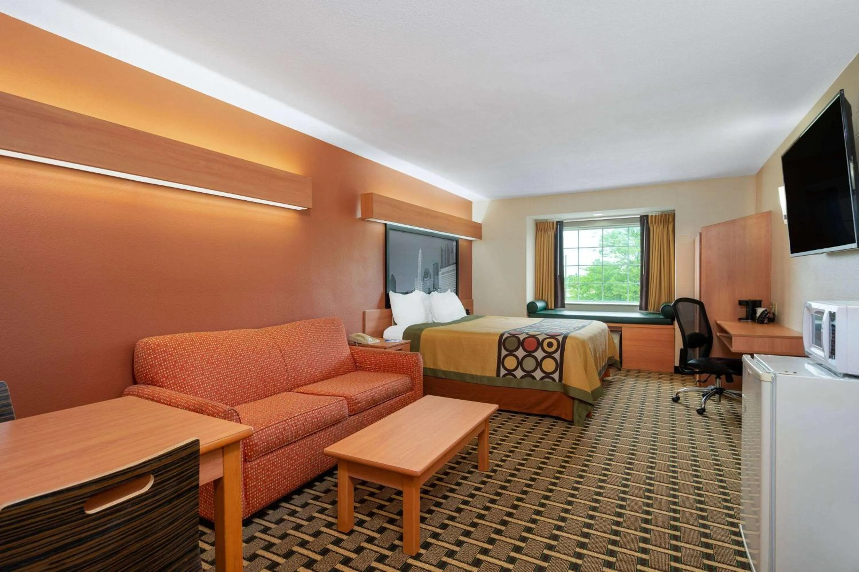 King Studio Suite - Non-Smoking in Super 8 by Wyndham Columbus West