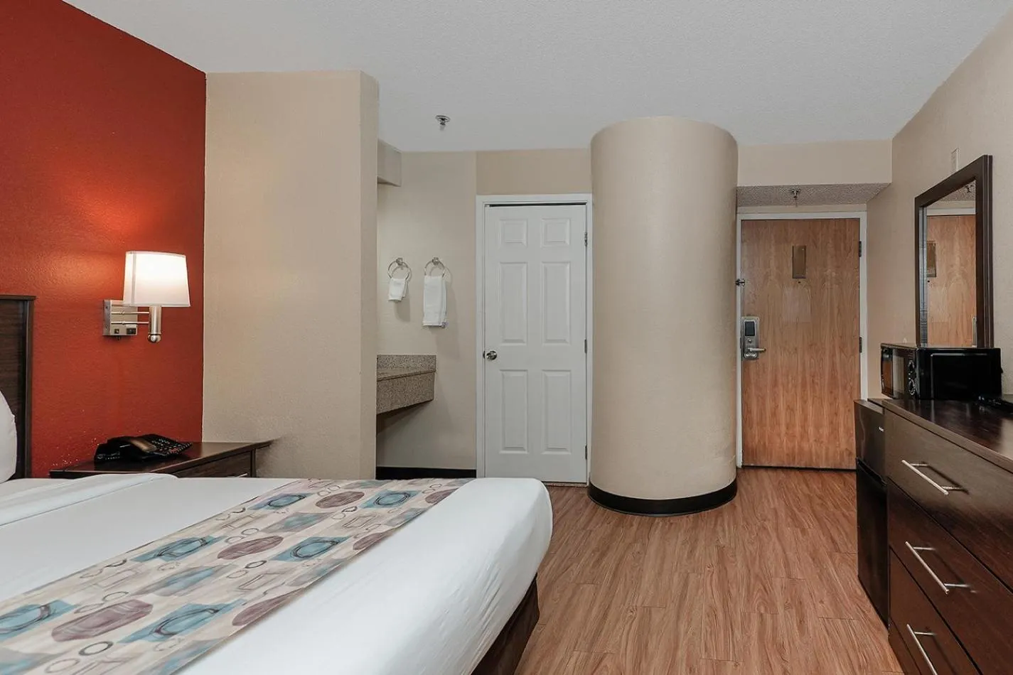Standard Queen Room - Non-Smoking in GreenTree Inn - IAH Airport JFK Blvd