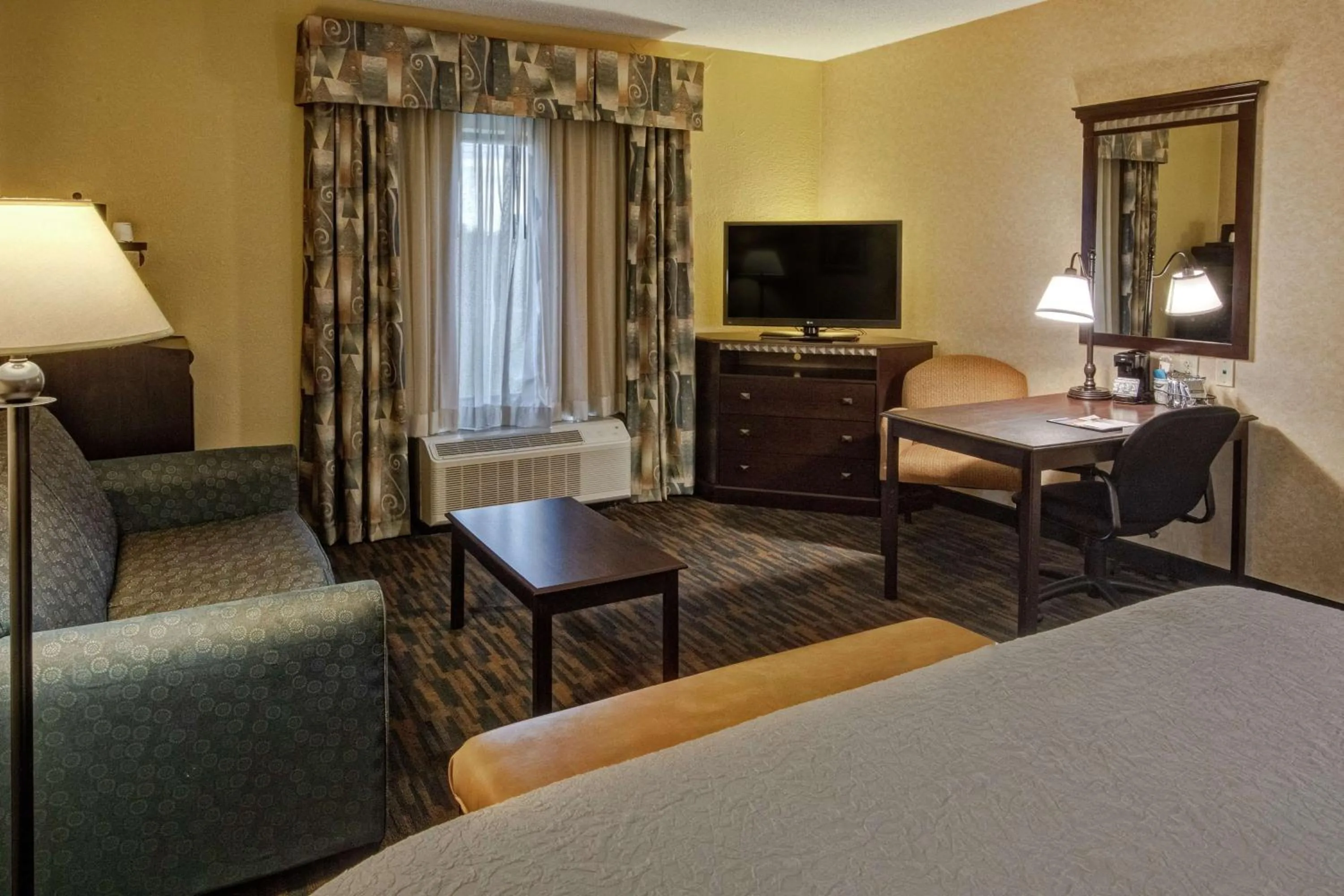 King Study - Smoking in Hampton Inn Roanoke Rapids