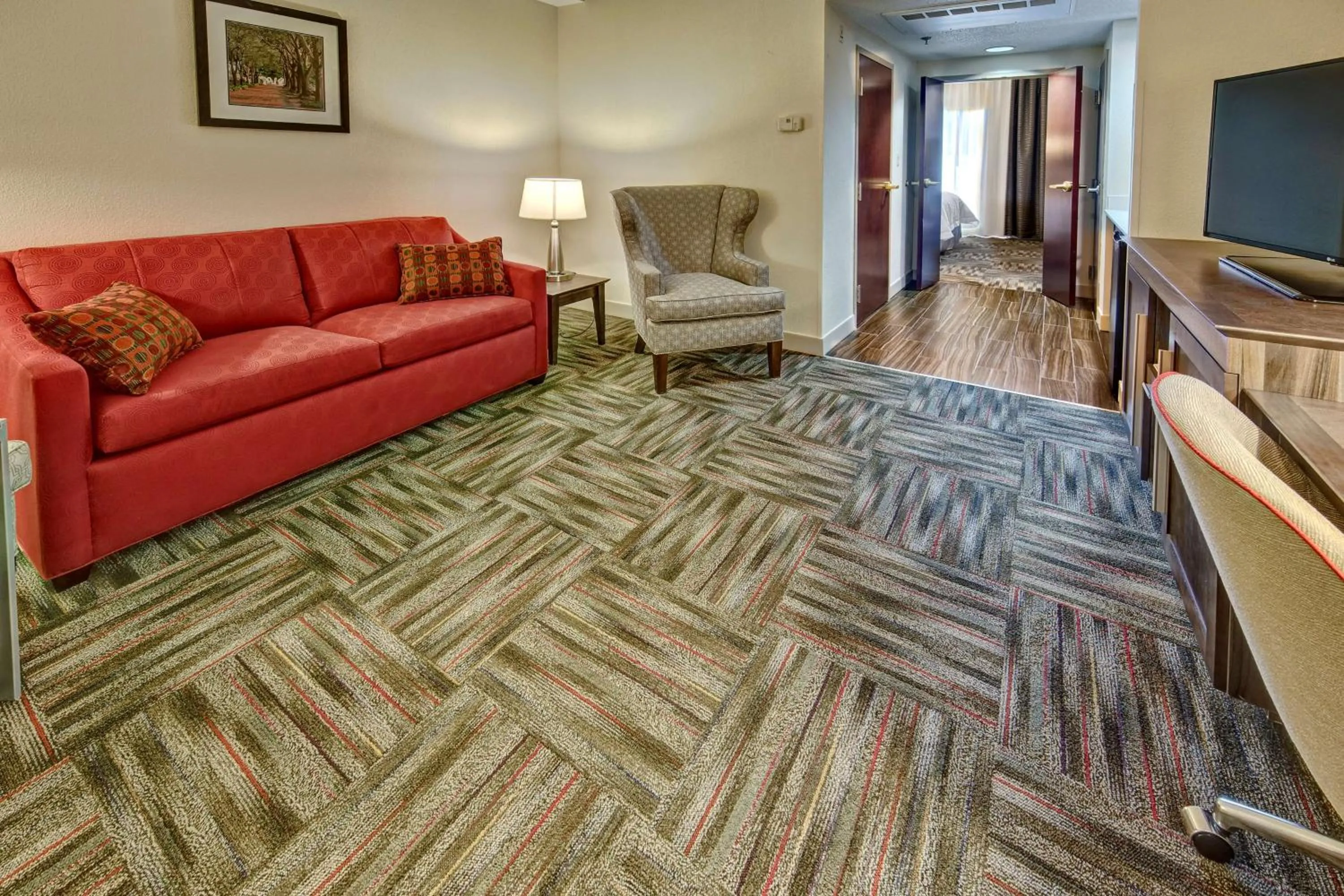 King Suite - Mobility and Hearing Access/Non-Smoking in Hampton Inn Newberry Opera House