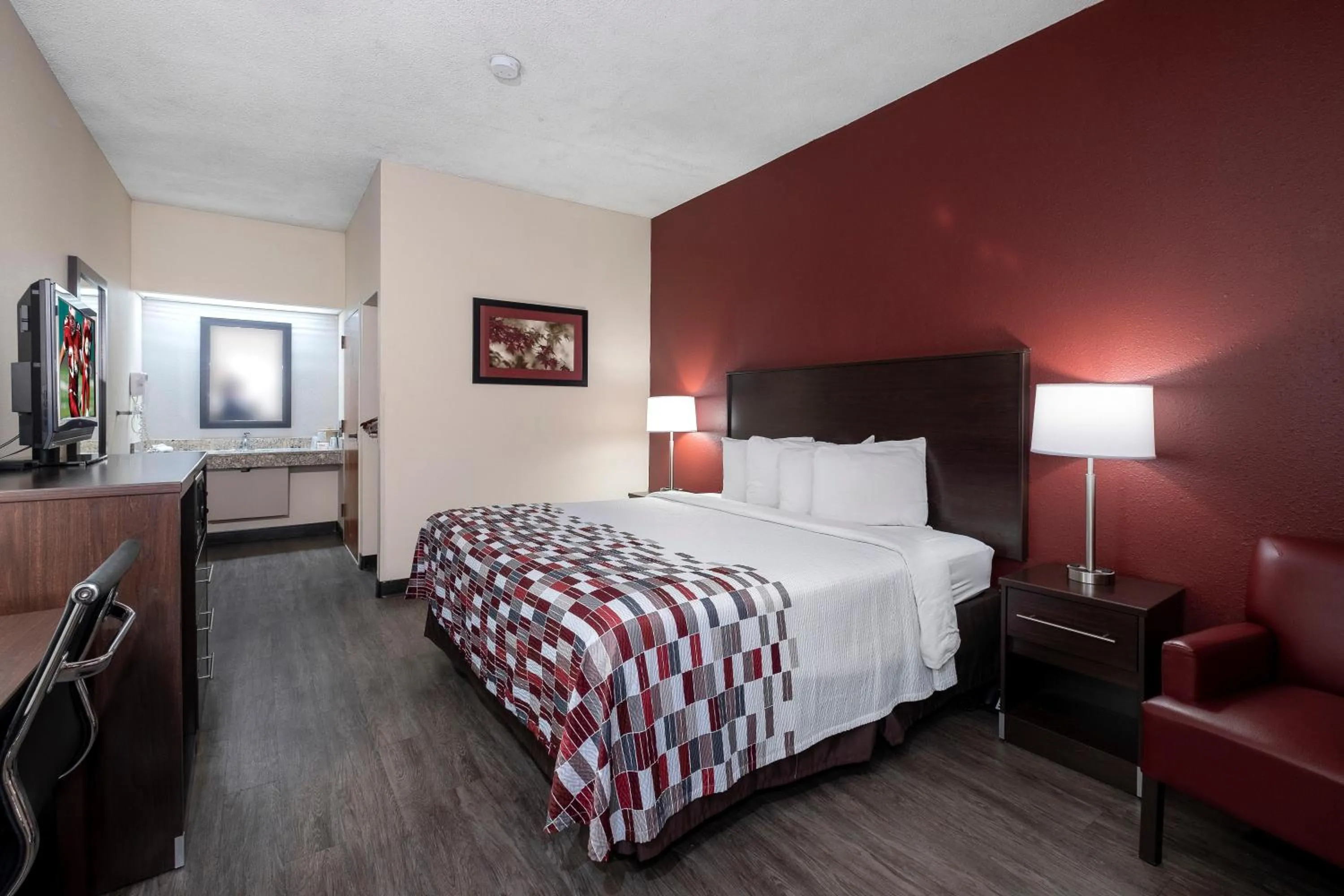 Deluxe King Room with Disability Access - Non-Smoking in Red Roof Inn Prattville