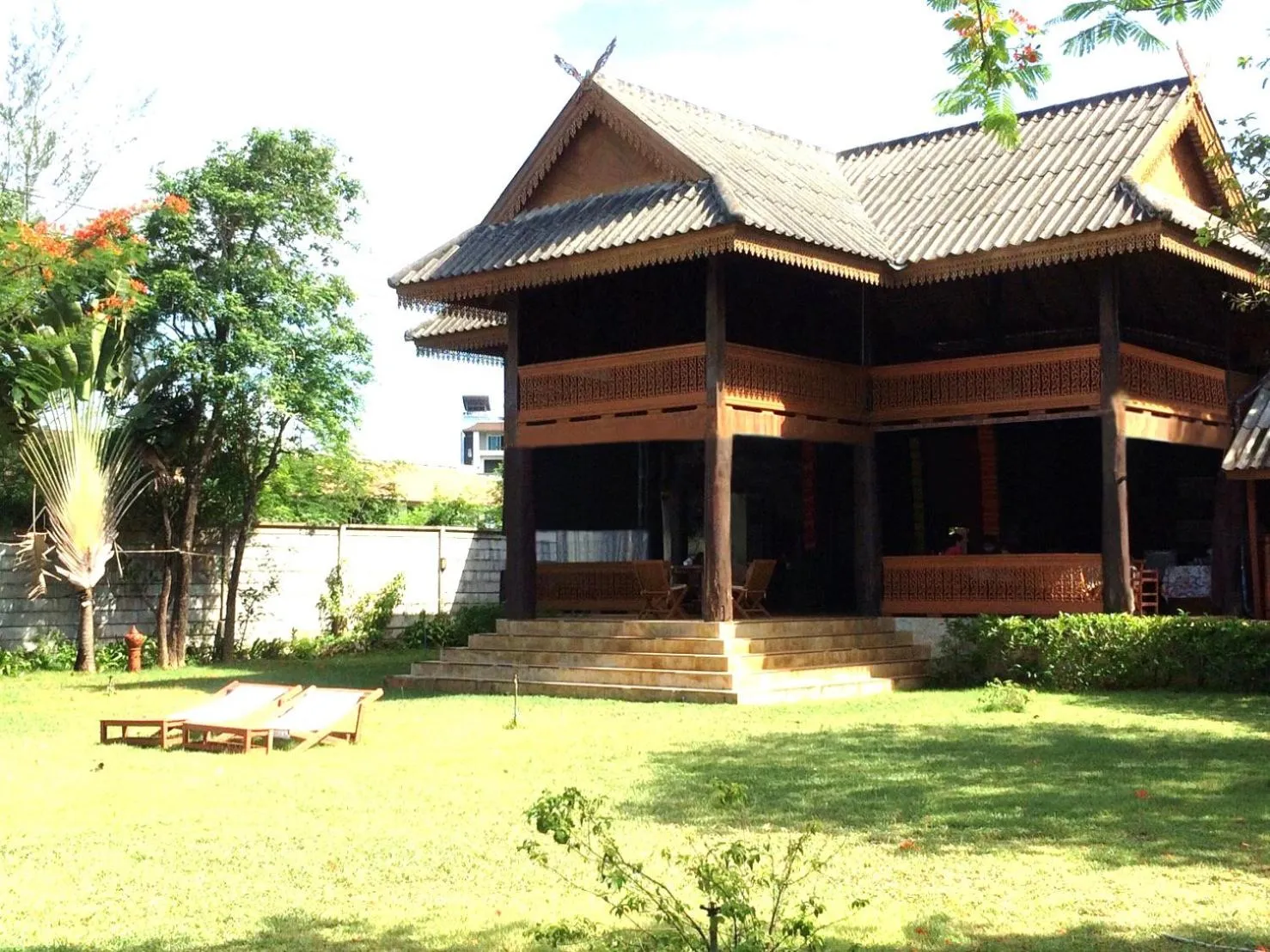 Three-Bedroom Villa in Ruen Thai Rim Haad