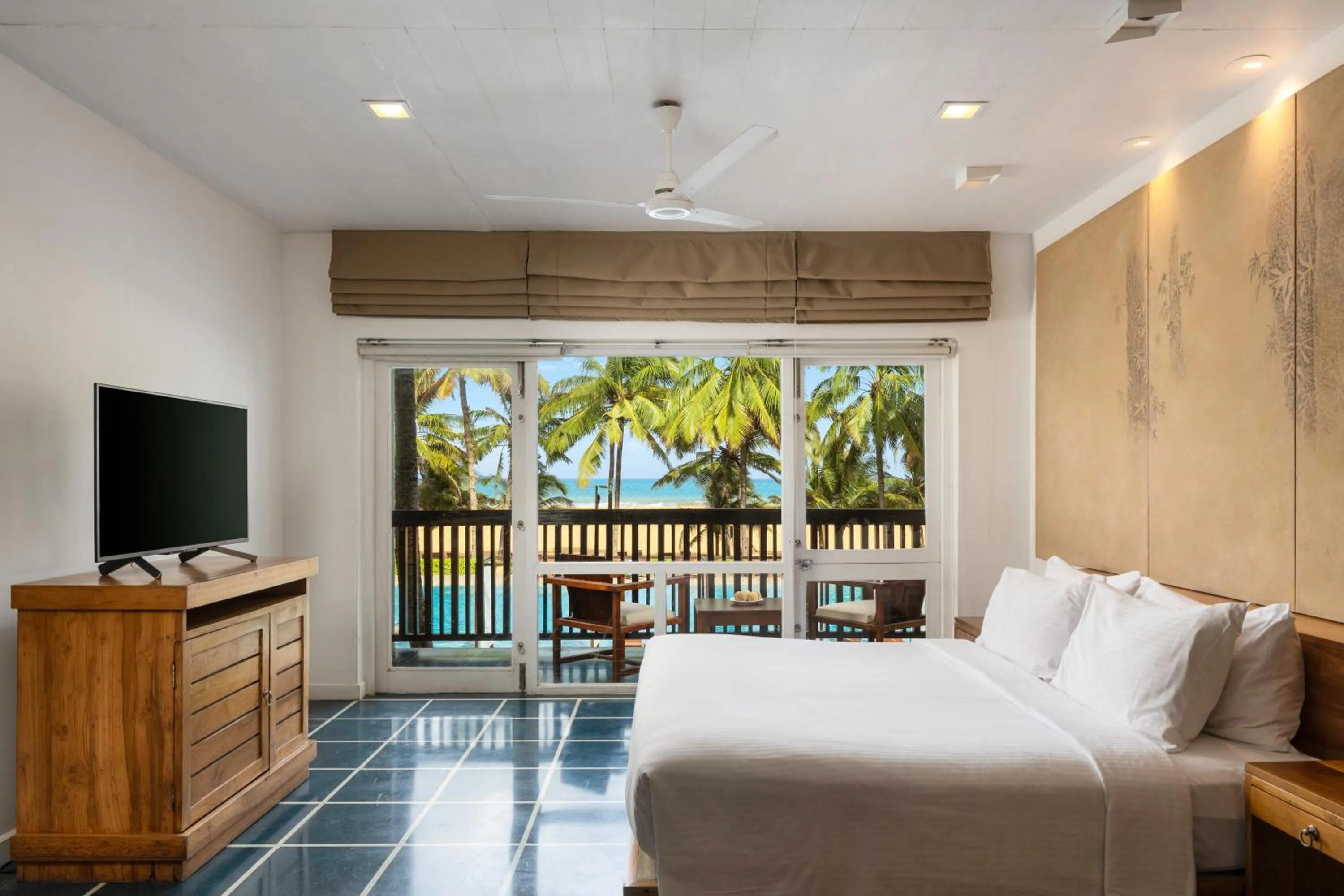 Deluxe Double Room with Sea View - 15% off at Center Point & Black Coral restaurants in Jetwing Blue