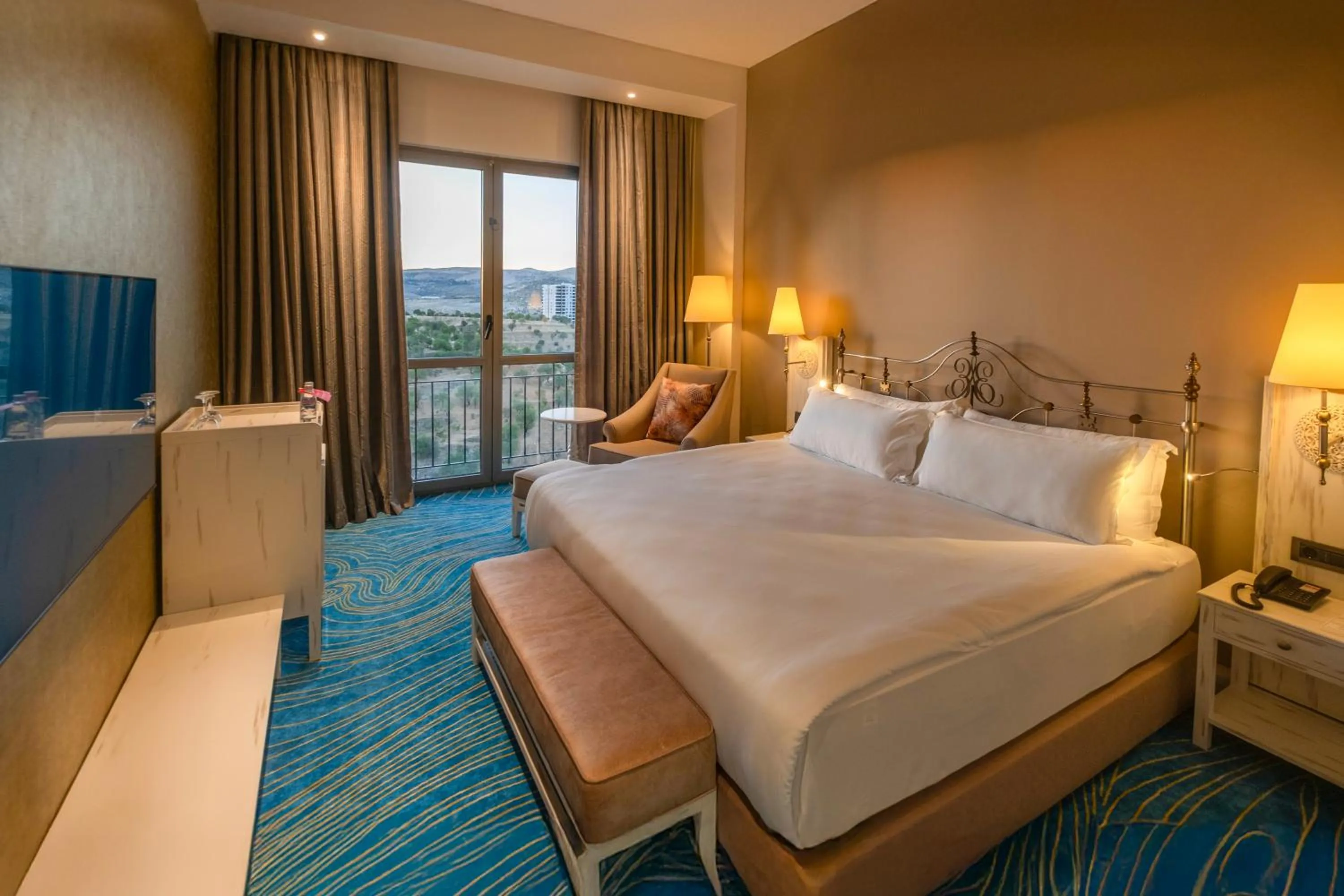 Large Corner King Suite with Mountain View - Smoking in Ramada Plaza by Wyndham Mardin