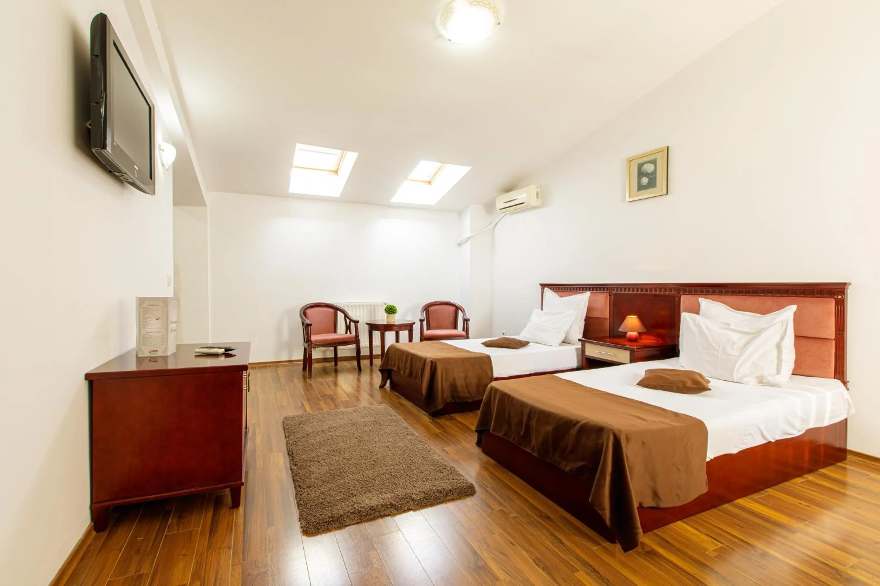 Twin Room in Lira Pacific Aparthotel