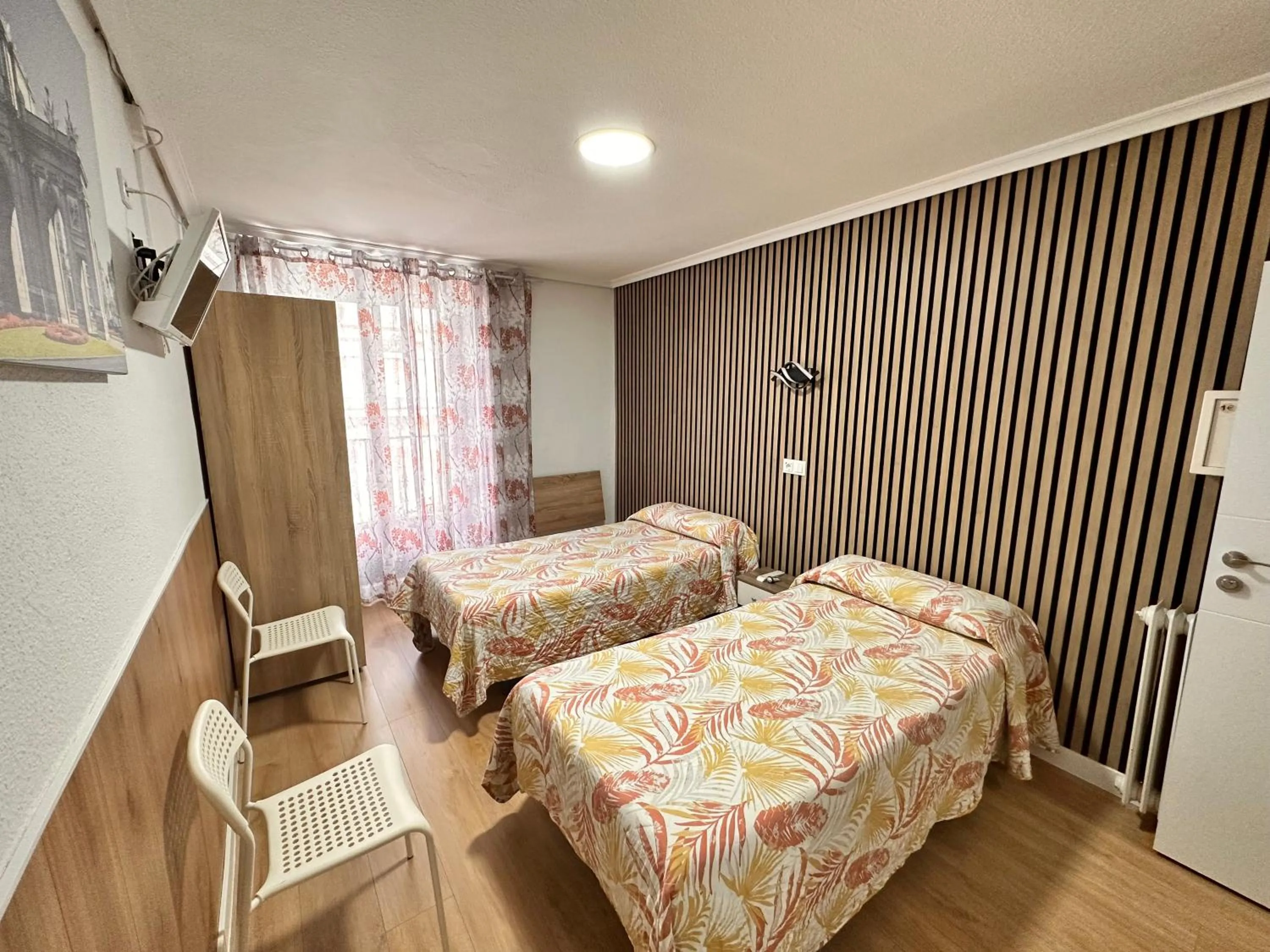 Double or Twin Room in Hostal Rober