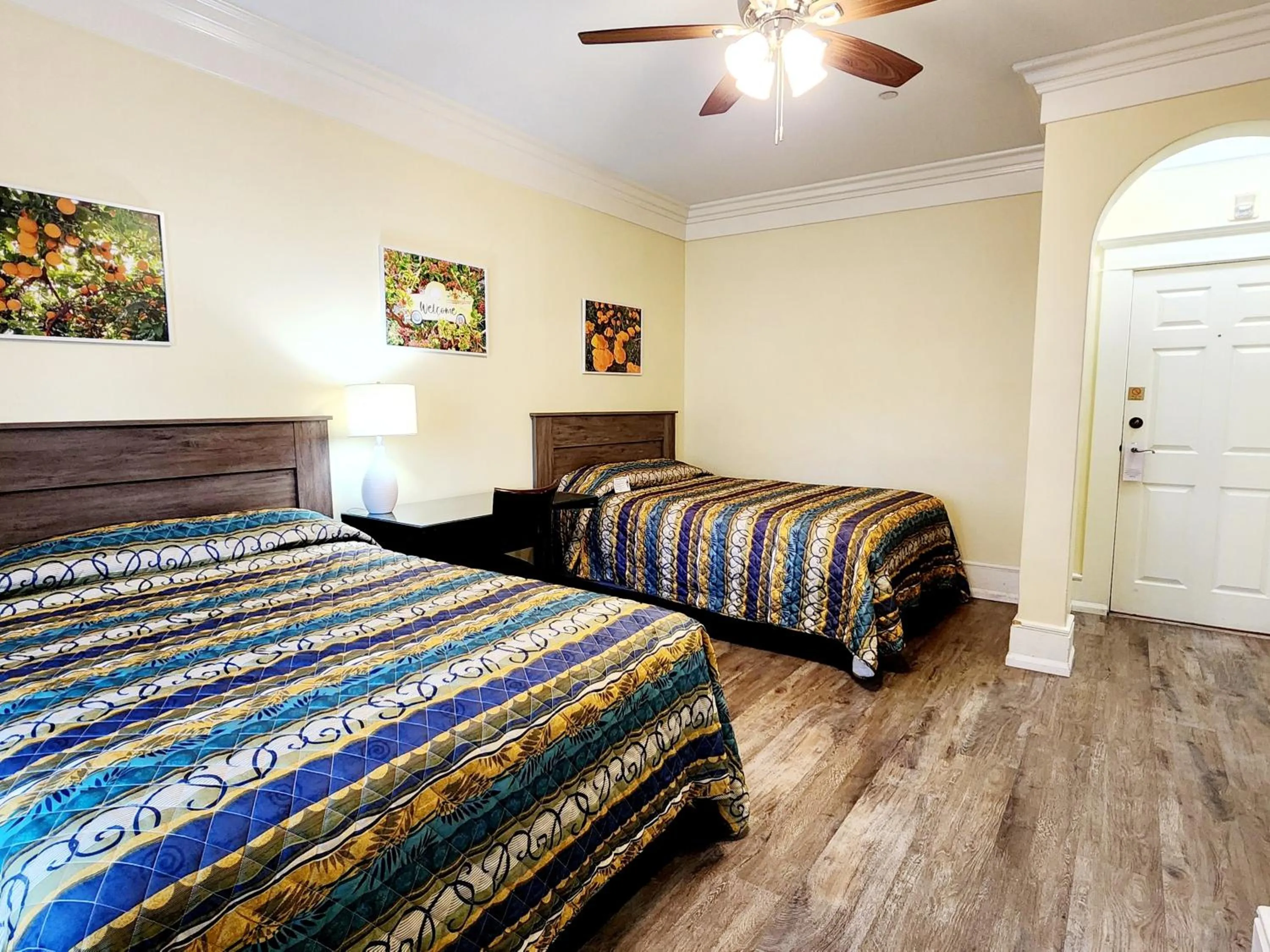 Queen Room with Two Queen Beds - single occupancy in Santa Paula Inn
