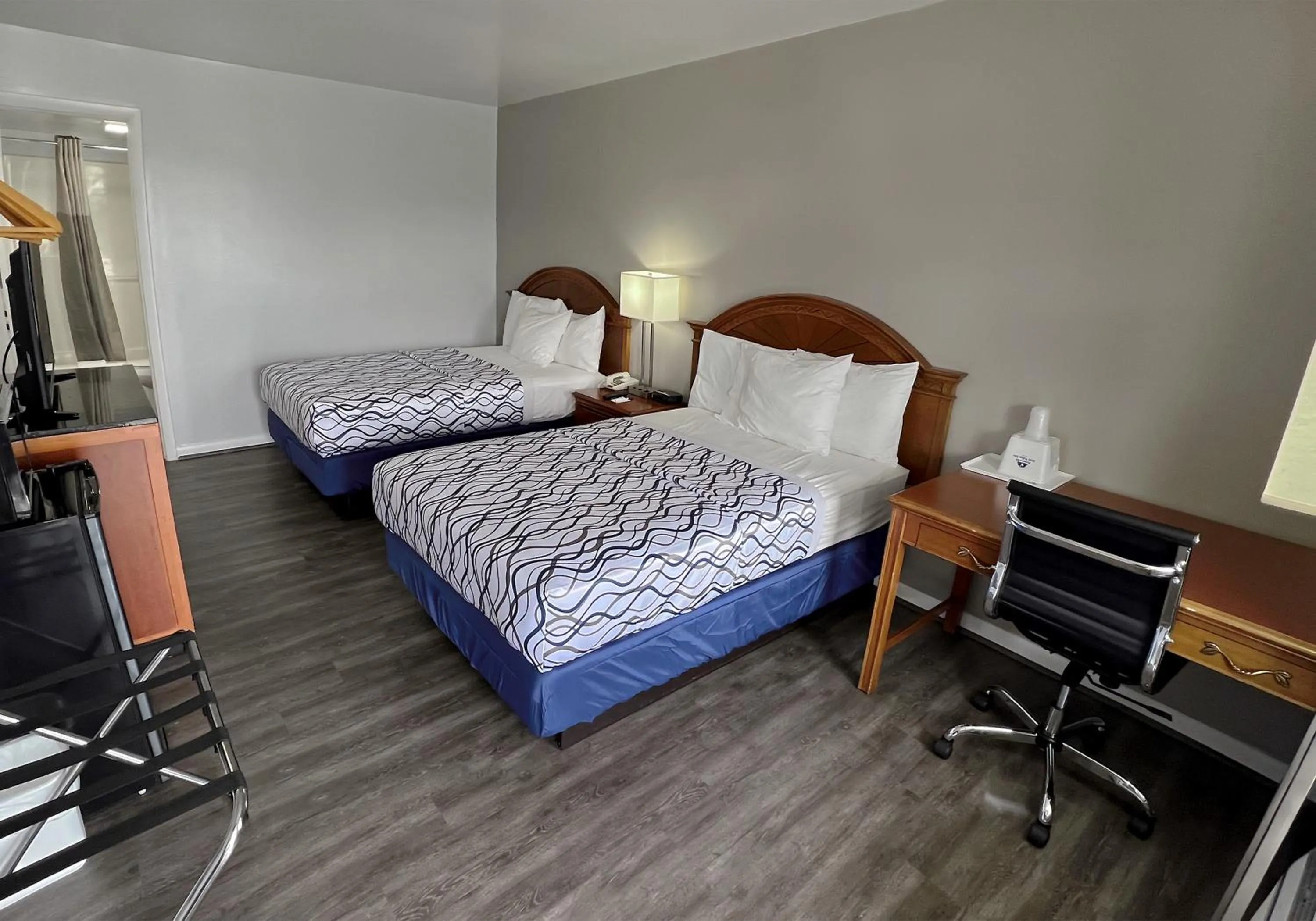 Double Room with Two Double Beds - Non-Smoking in America's Best Value Inn Lancaster