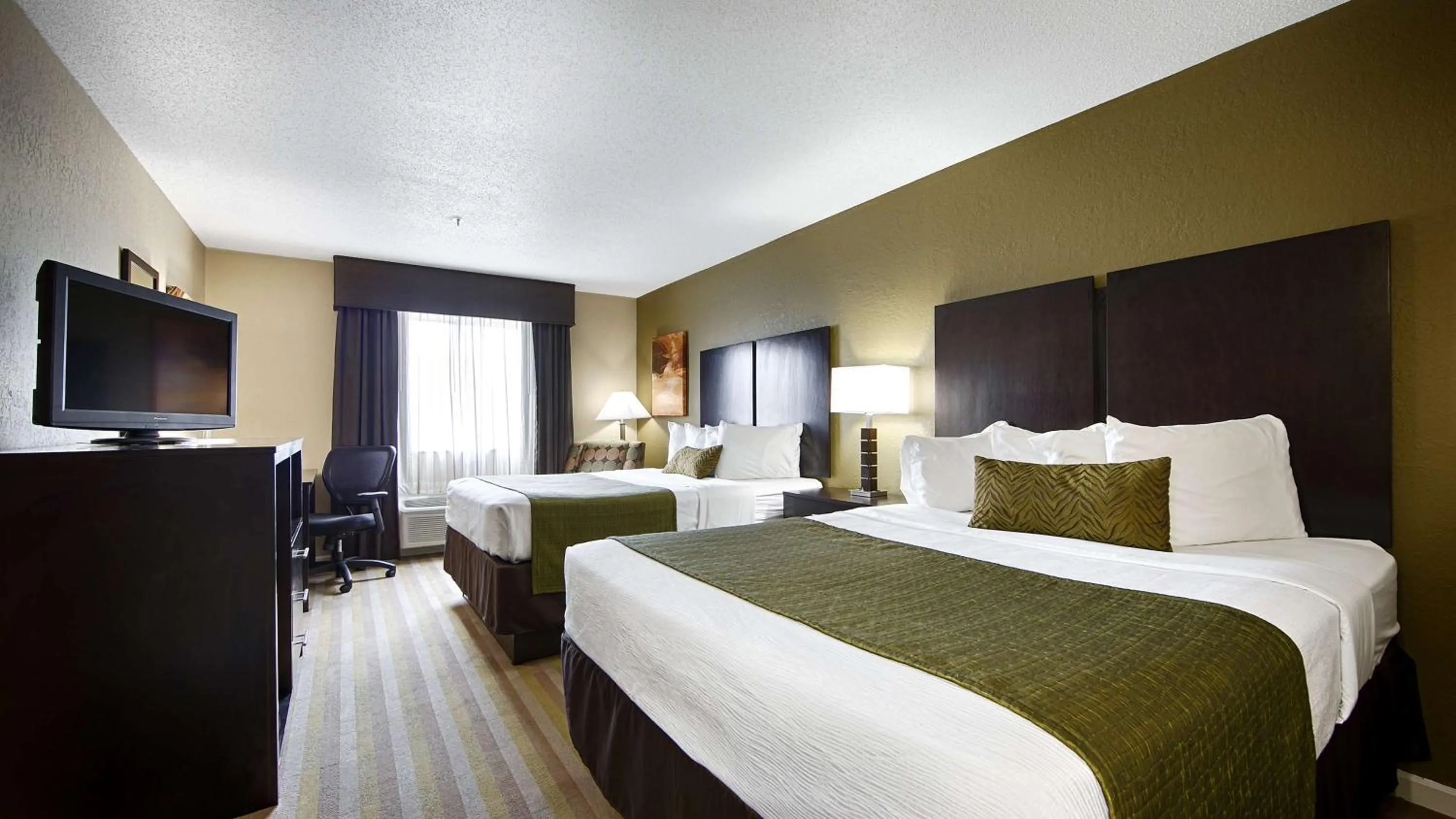 Queen Room with Four Queen Beds - Non-Smoking in Best Western Norwalk