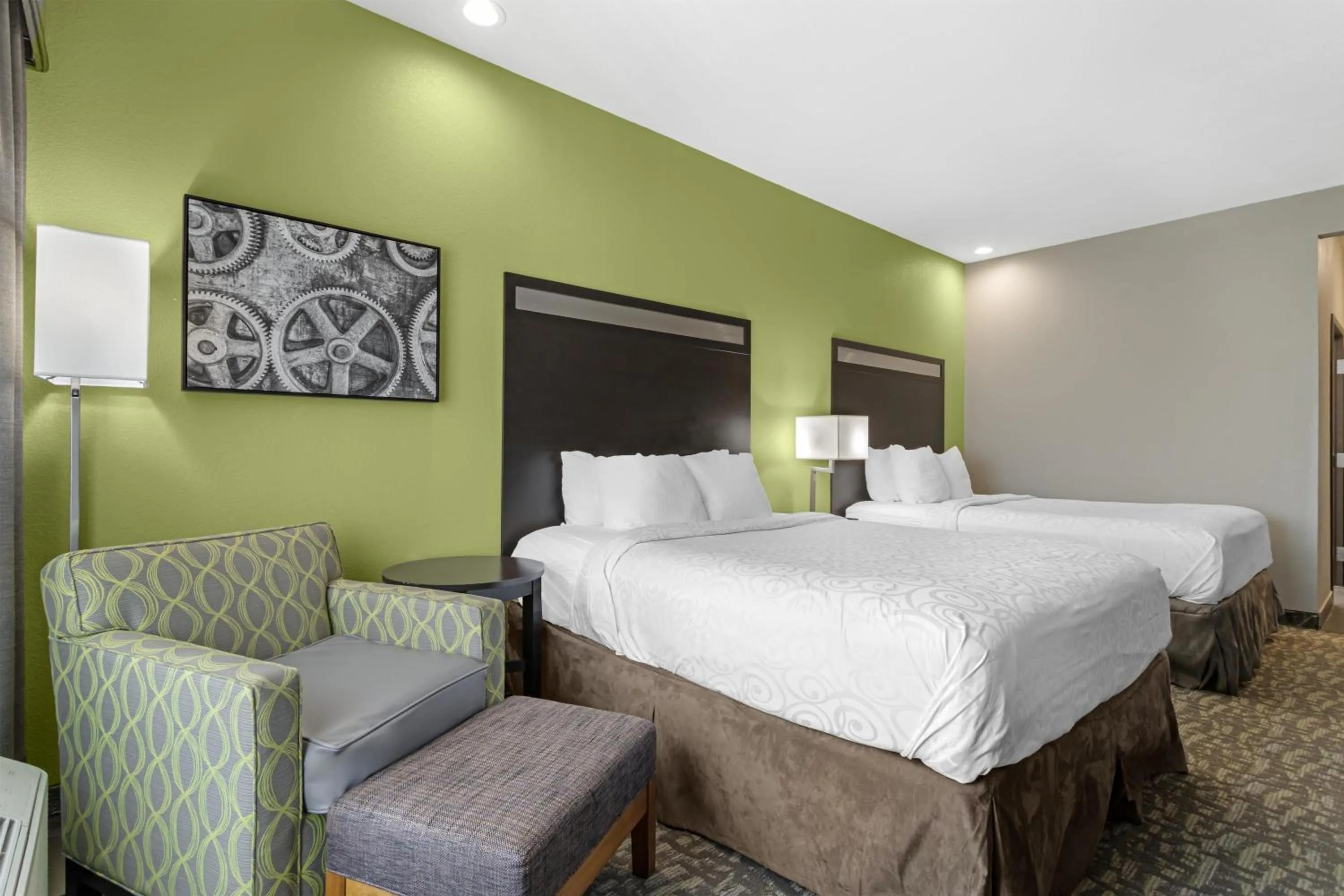 Queen Room with Two Queen Beds and Bath Tub - Disability Access in Best Western Plus Bay City Inn & Suites