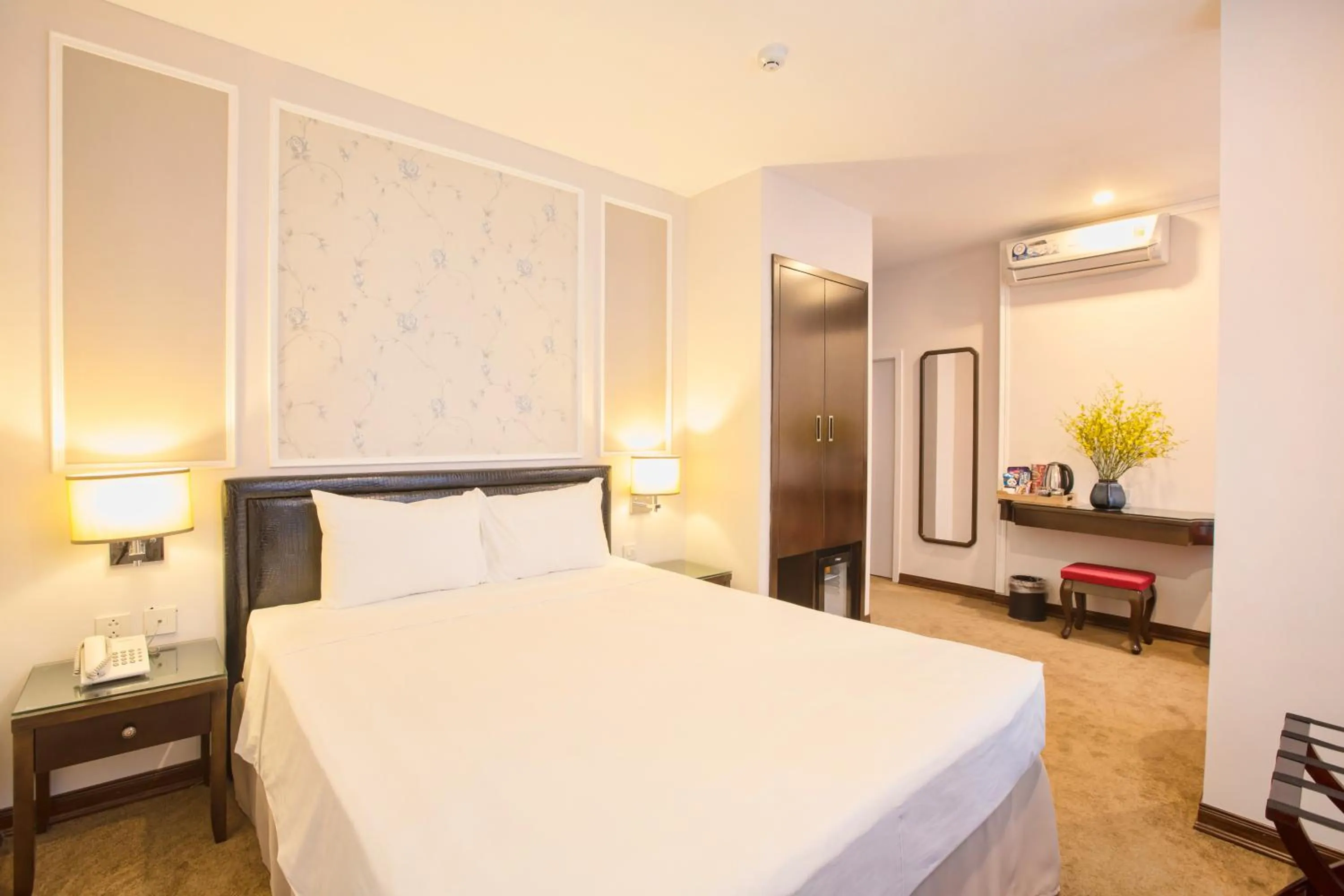 Superior King Room in Dinh Ami Hanoi Hotel