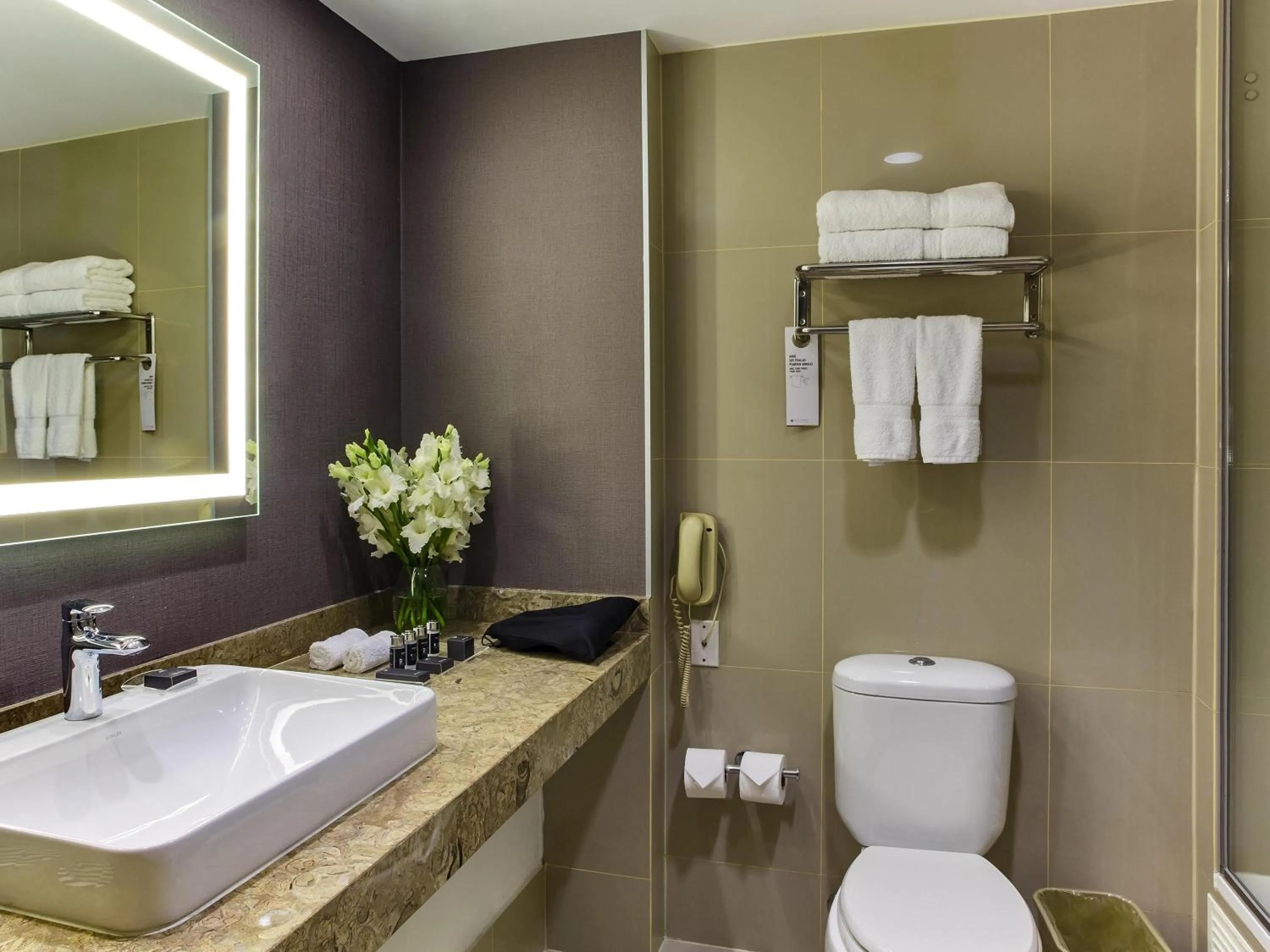 Junior King Suite in Pullman Lima San Isidro