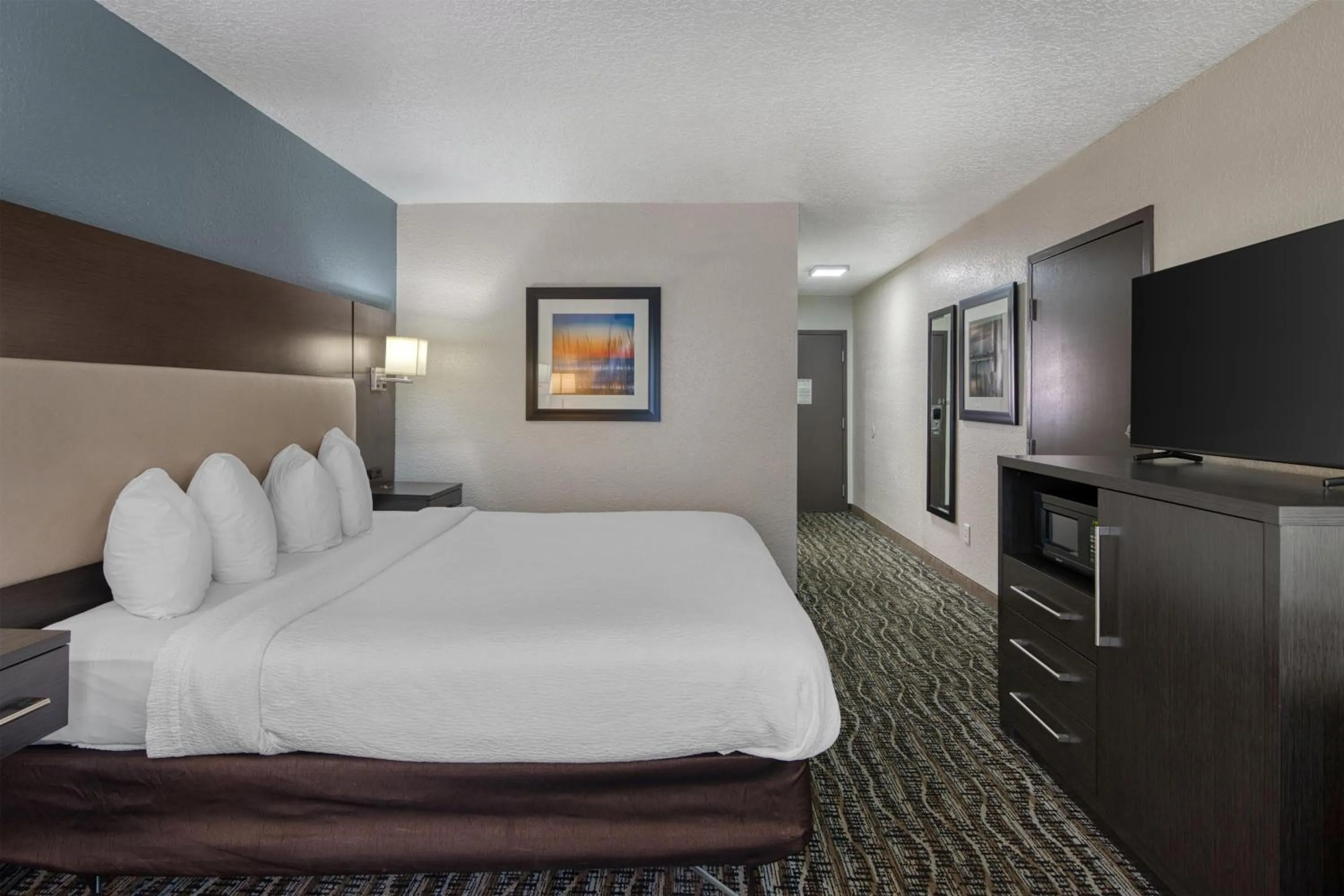 King Room - Disability Access in Best Western Waldo Inn & Suites