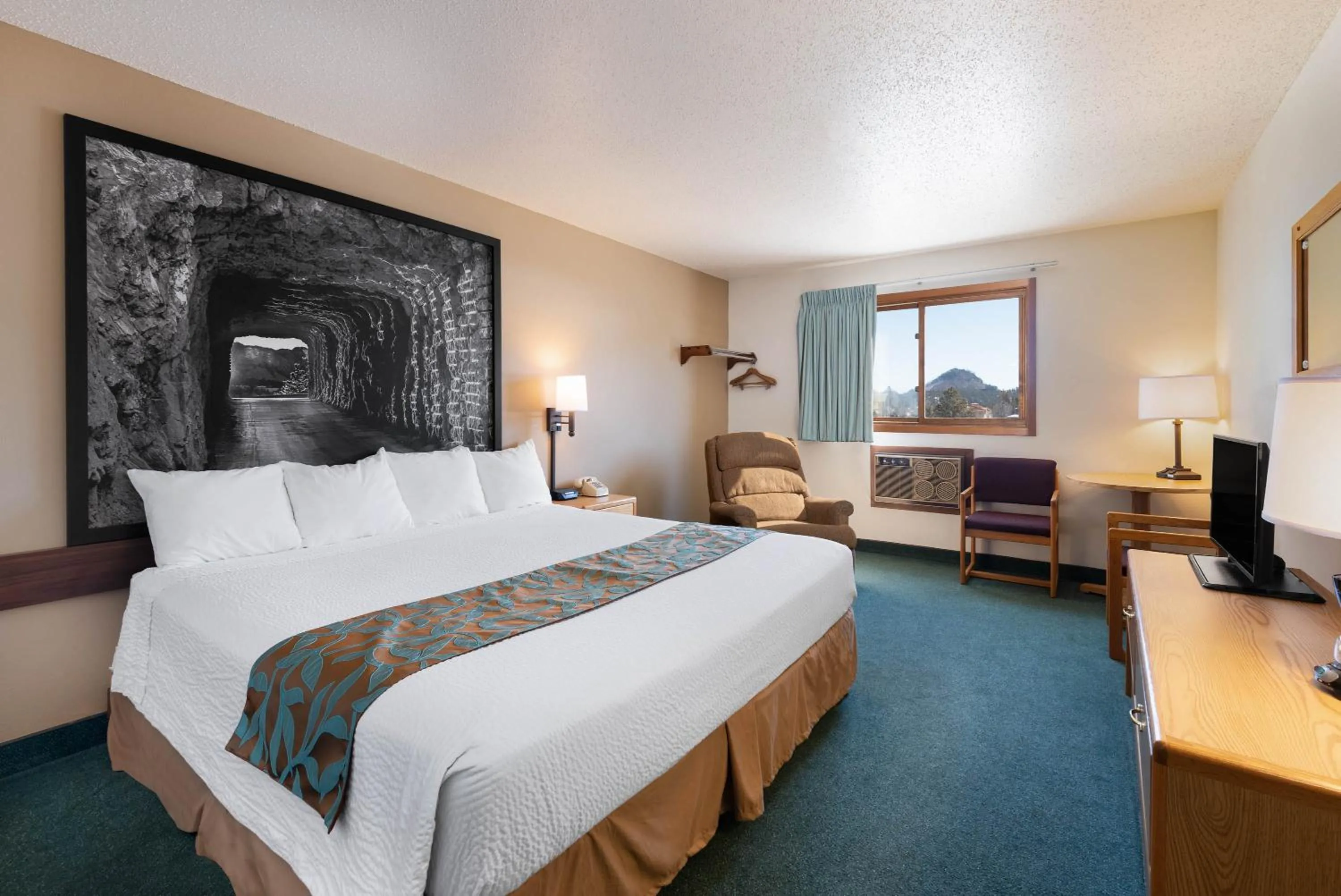 King Room - Non-Smoking in Super 8 by Wyndham Hill City/Mt Rushmore/ Area