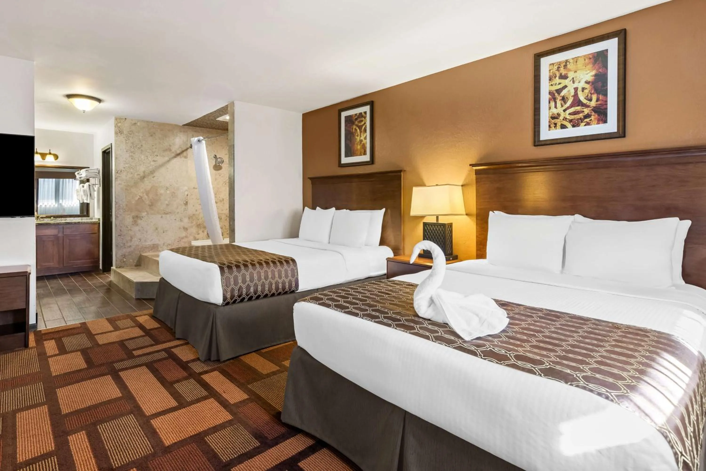 One-Bedroom Queen Suite with Queen Beds and Sofa Bed - Non-Smoking in Best Western Tower West Lodge