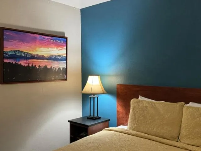 King Room (No A/C) in Avalon Lodge South Lake Tahoe