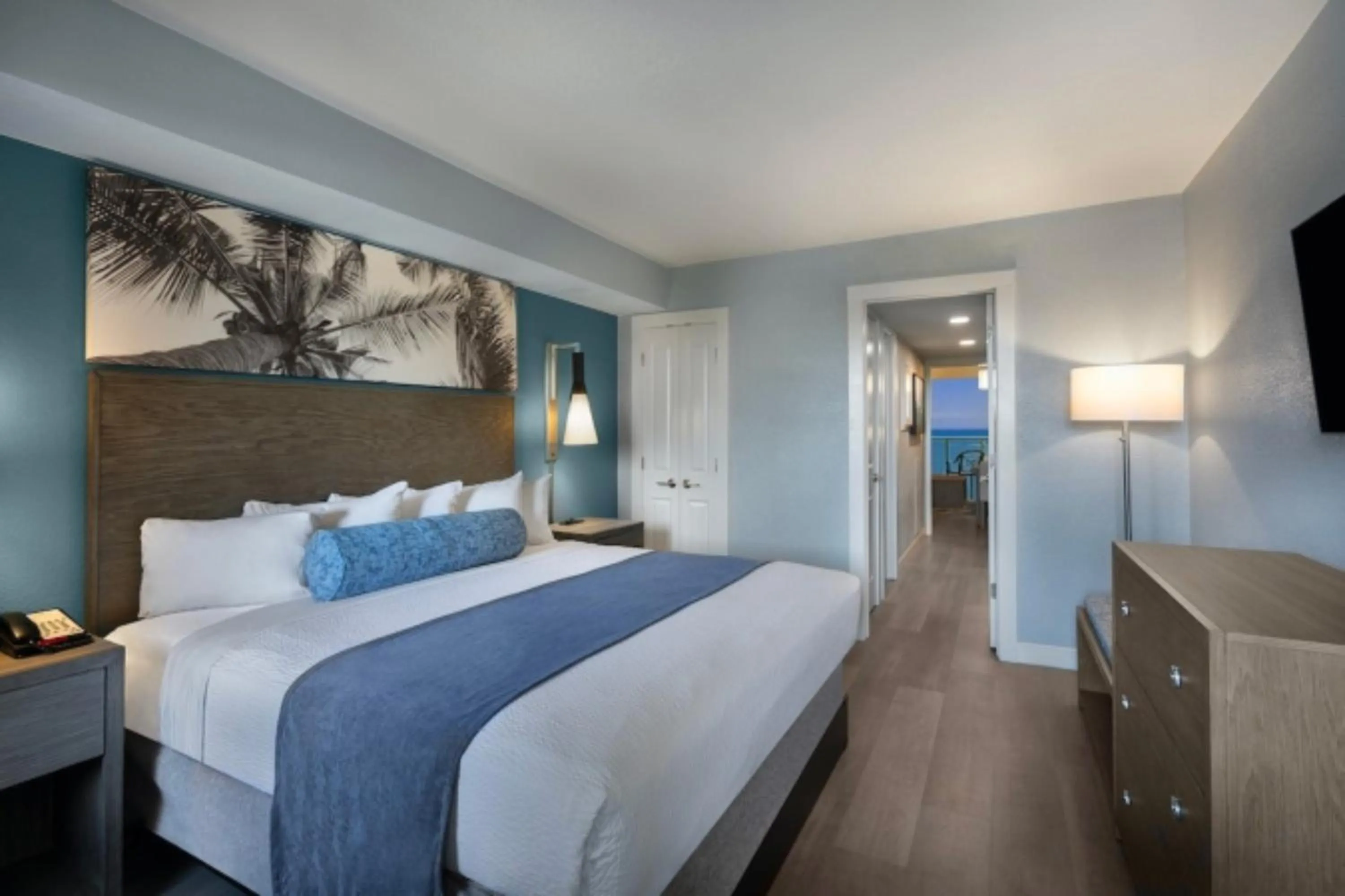 Deluxe Suite in Breakers Resort Hotel