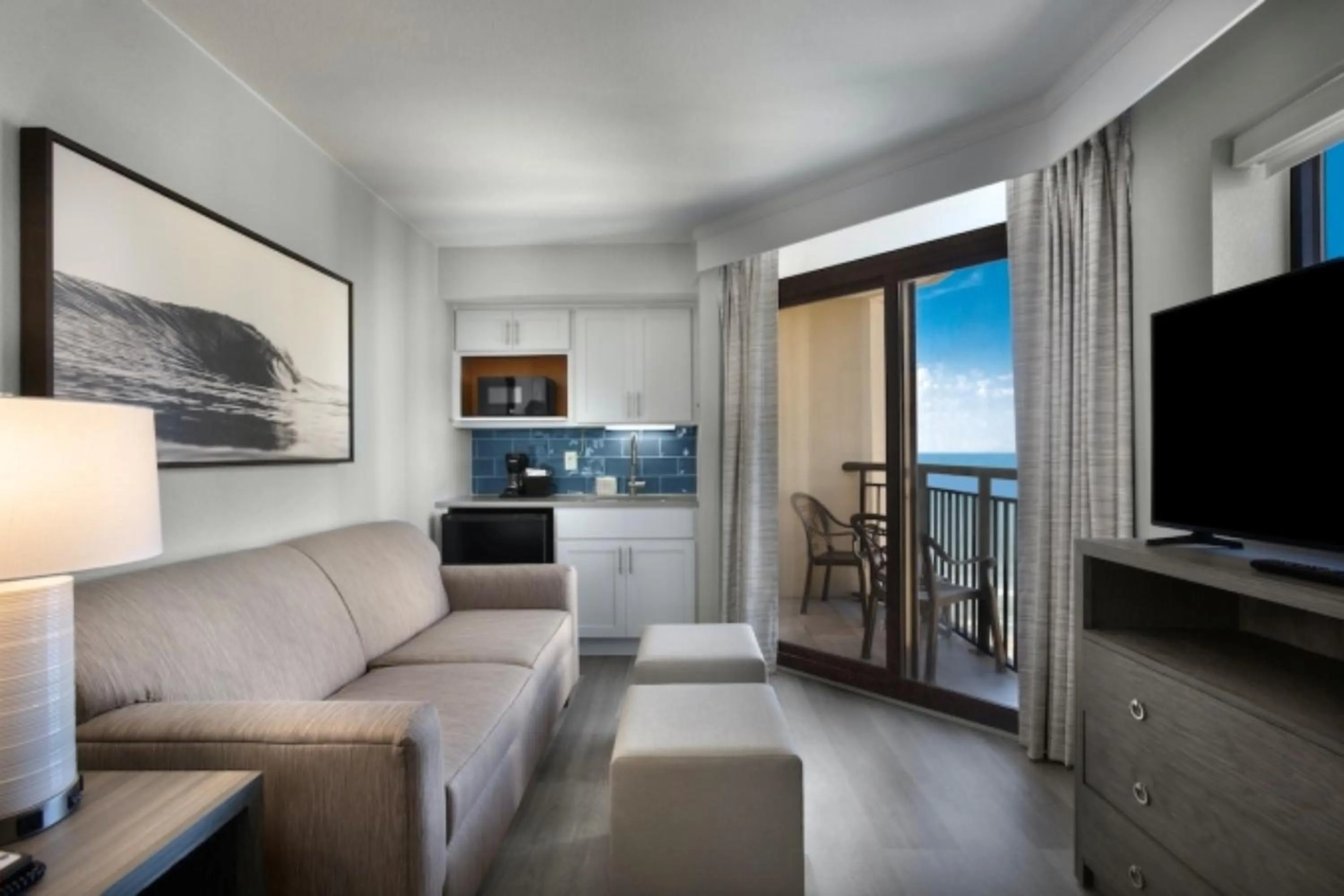 Deluxe Studio in Breakers Resort Hotel