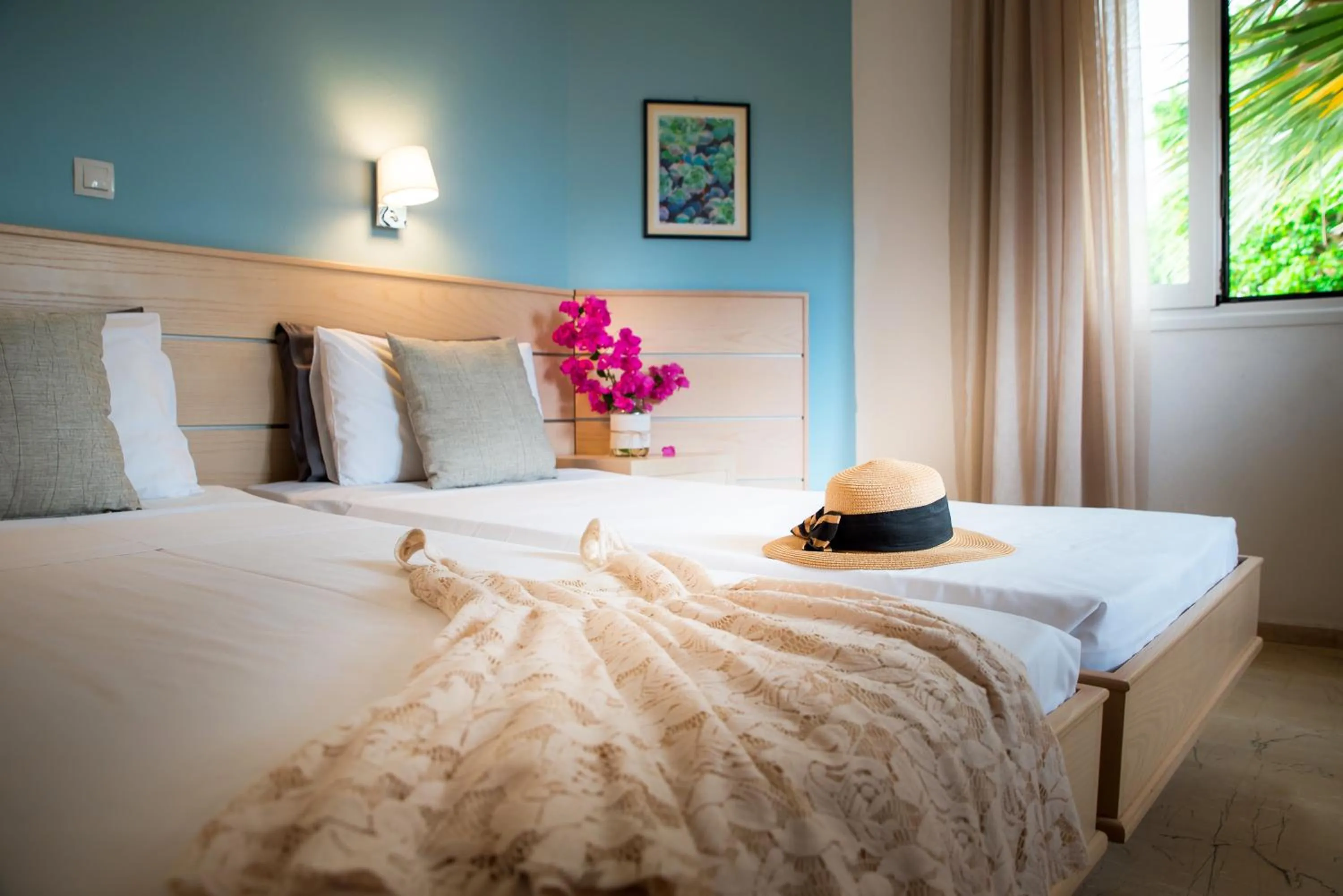 One-Bedroom Apartment in Melissa Apartments, Studios & Suites