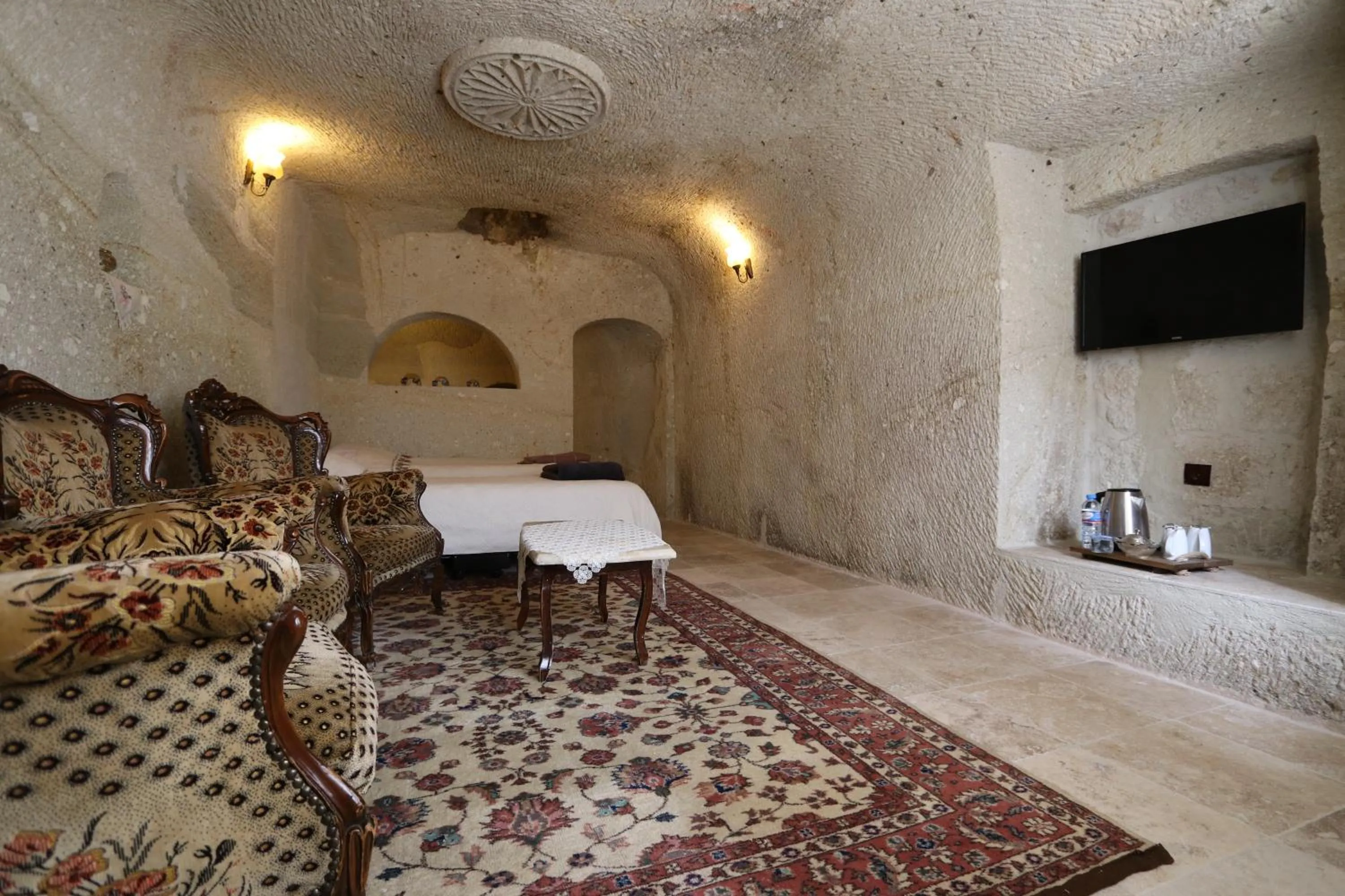 Two-Bedroom Suite in Mosaic Cave Hotel