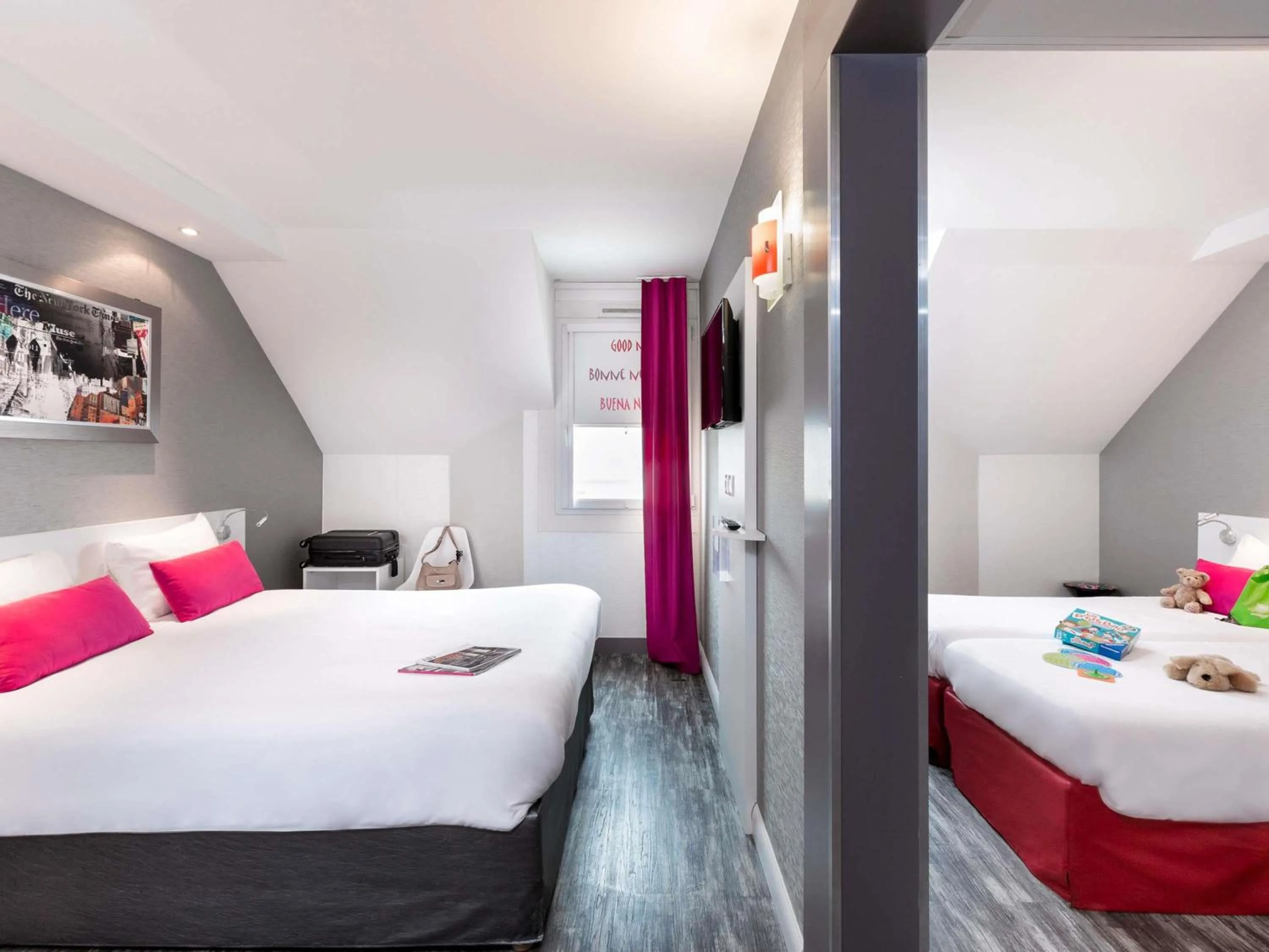 Standard Suite with One Double Bed and Two Single Beds in ibis Styles Blois Centre Gare