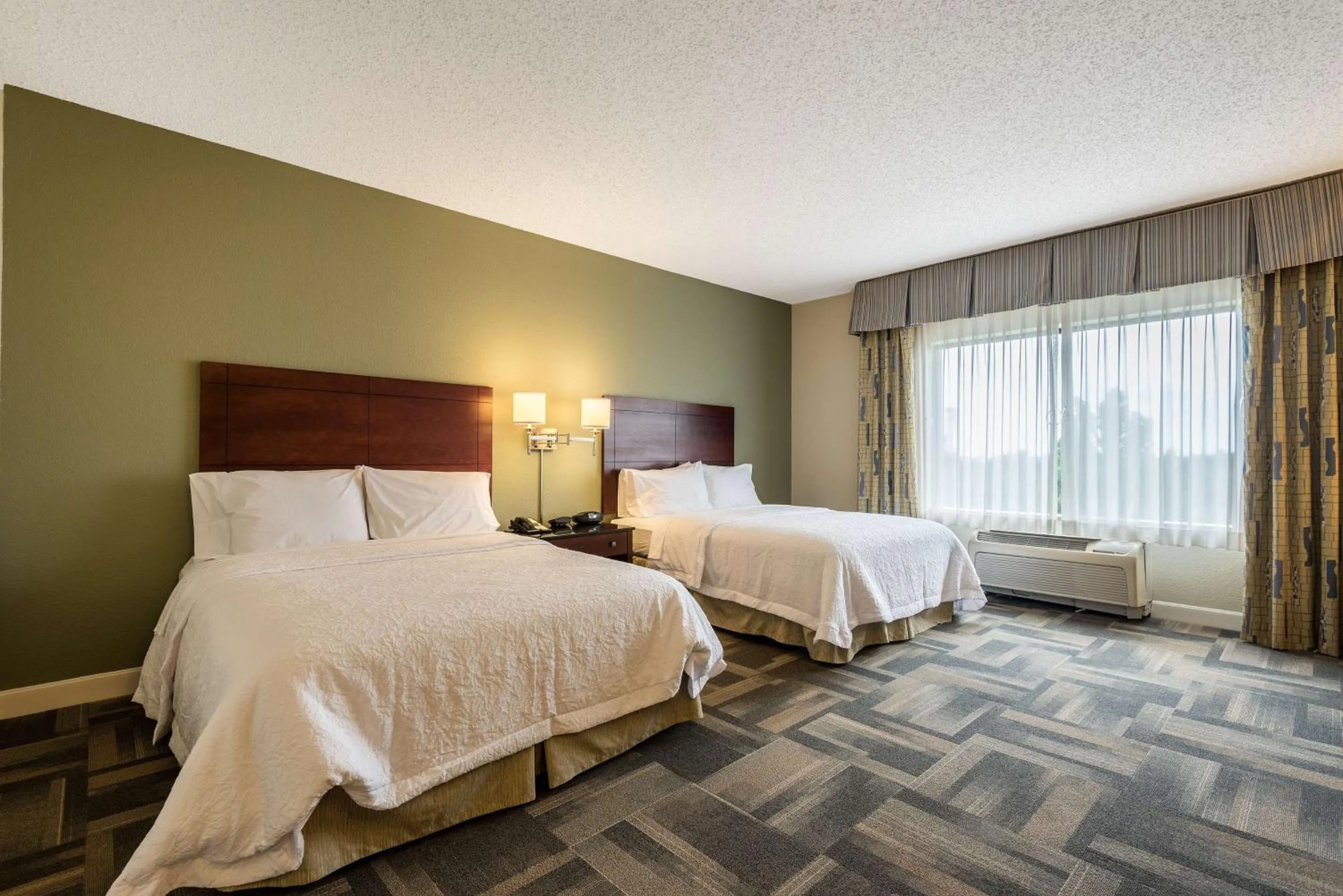 Queen Room with Two Queen Beds - Mobility and Hearing Access/Non-Smoking in Hampton Inn & Suites Orlando-South Lake Buena Vista