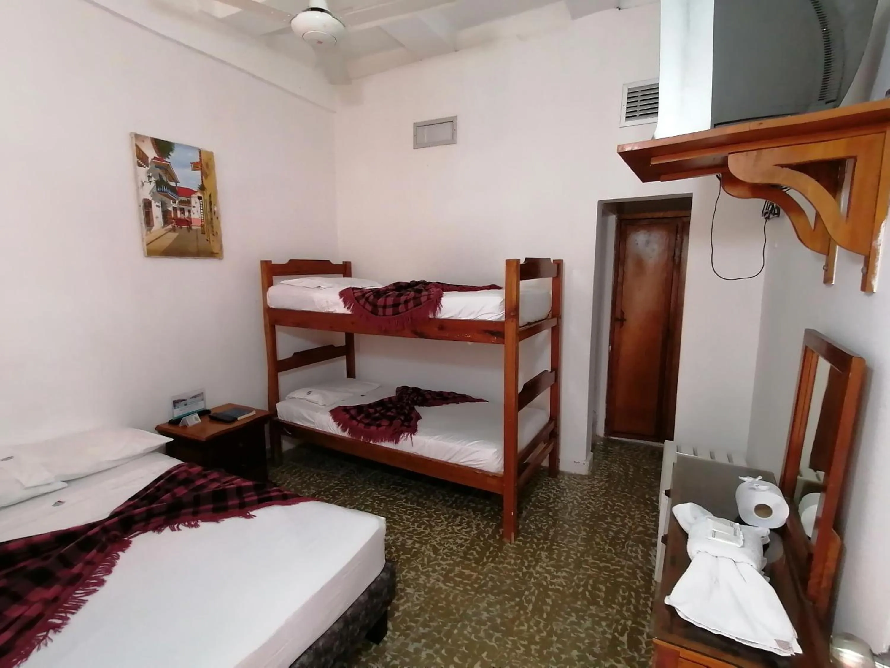 Standard Quadruple Room in Hotel Montecarlo Beach