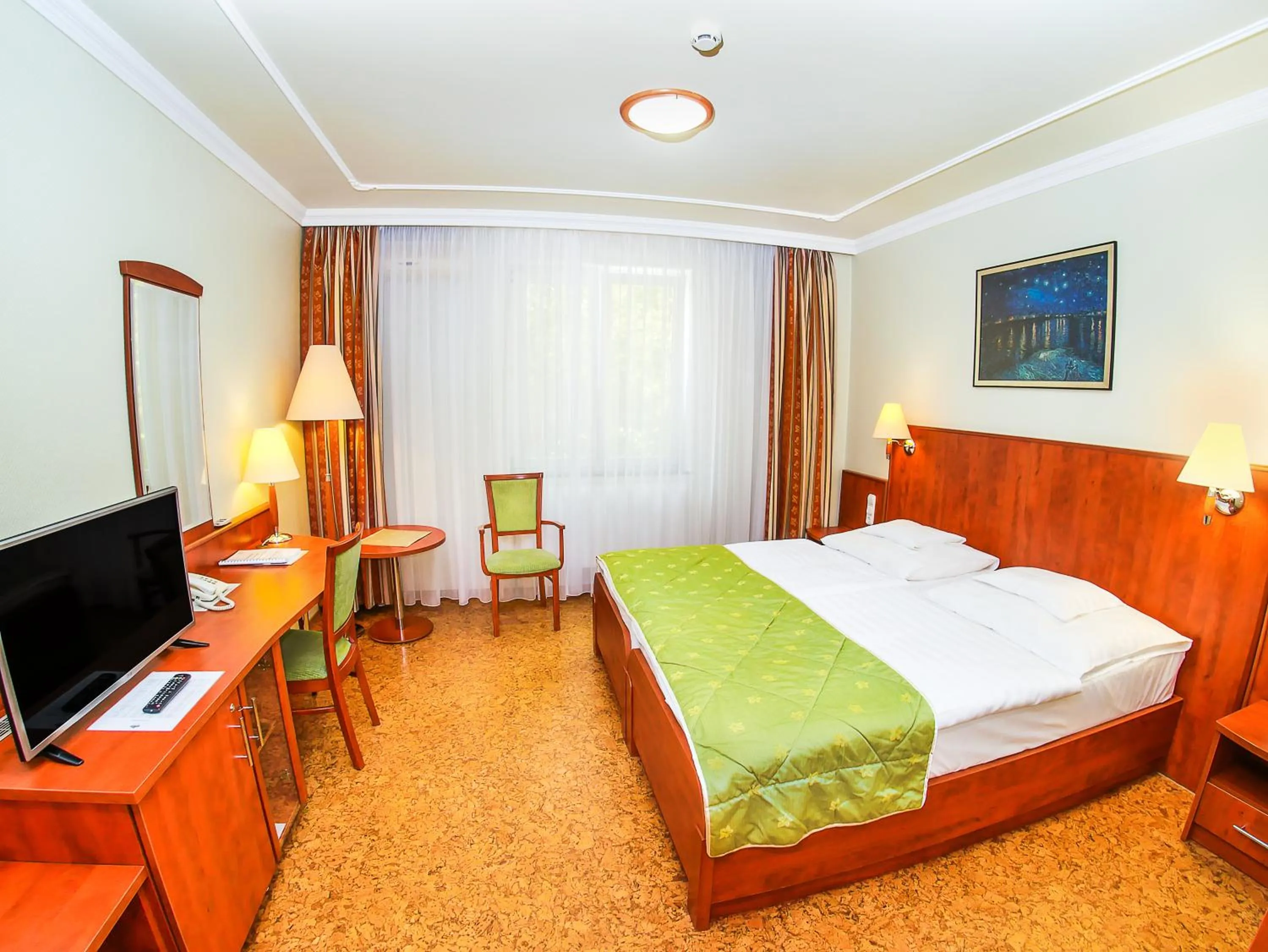 Double or Twin Room with Shower, without Balcony - New Building in Hotel Silver