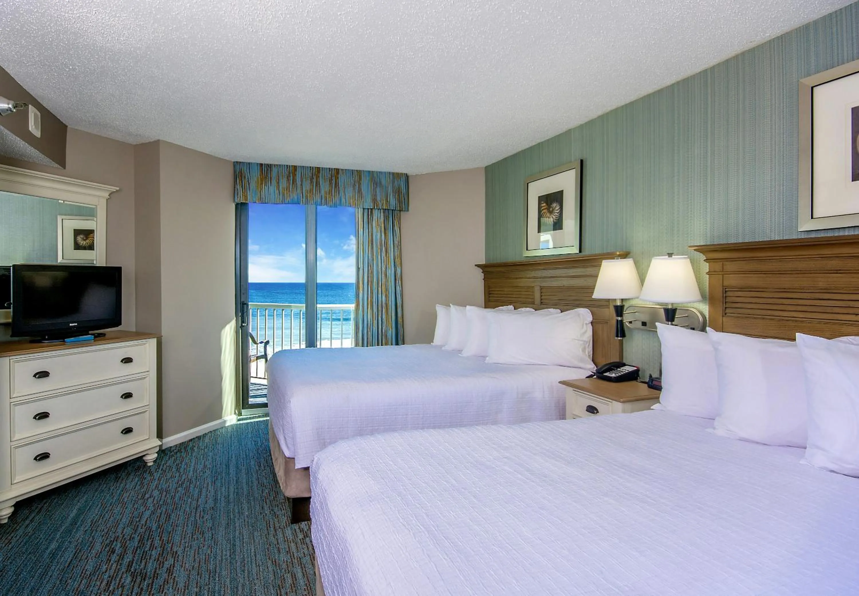 Deluxe Suite in The Strand - A Boutique Resort