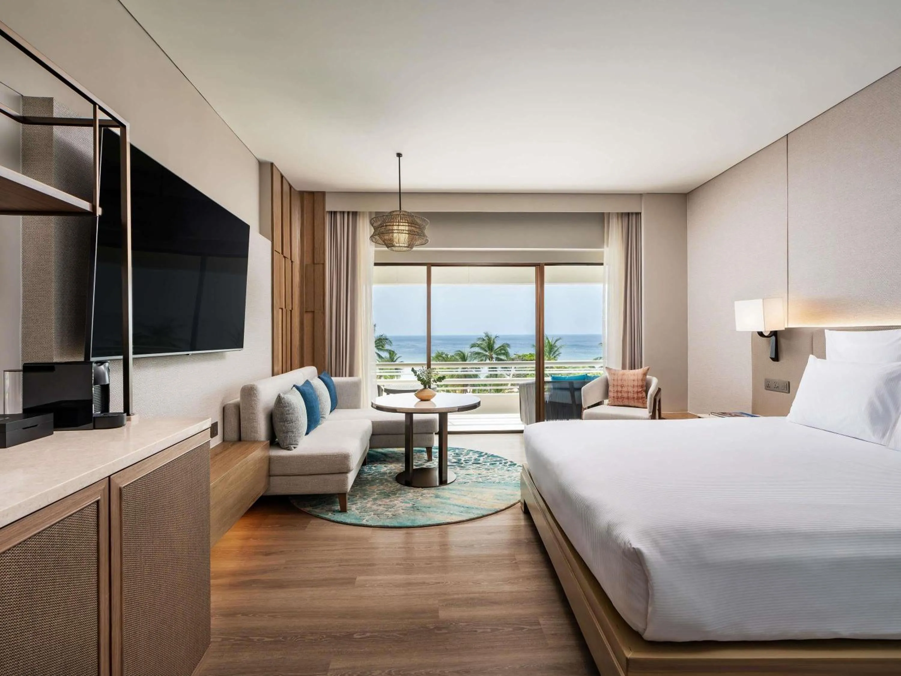 Deluxe King Room with Sea View in Pullman Phuket Karon Beach Resort