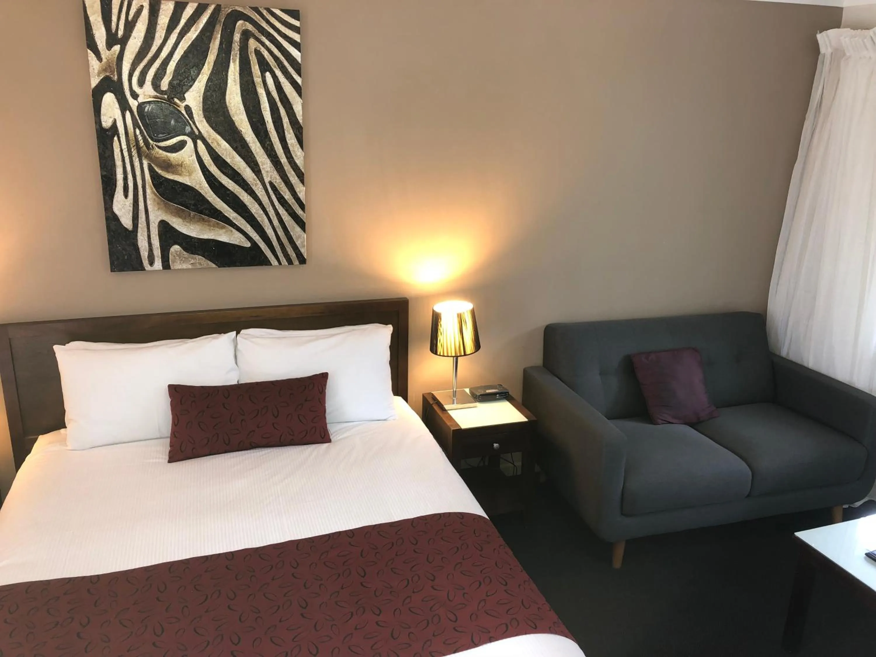 Superior Queen – Upstairs in Best Western Ipswich