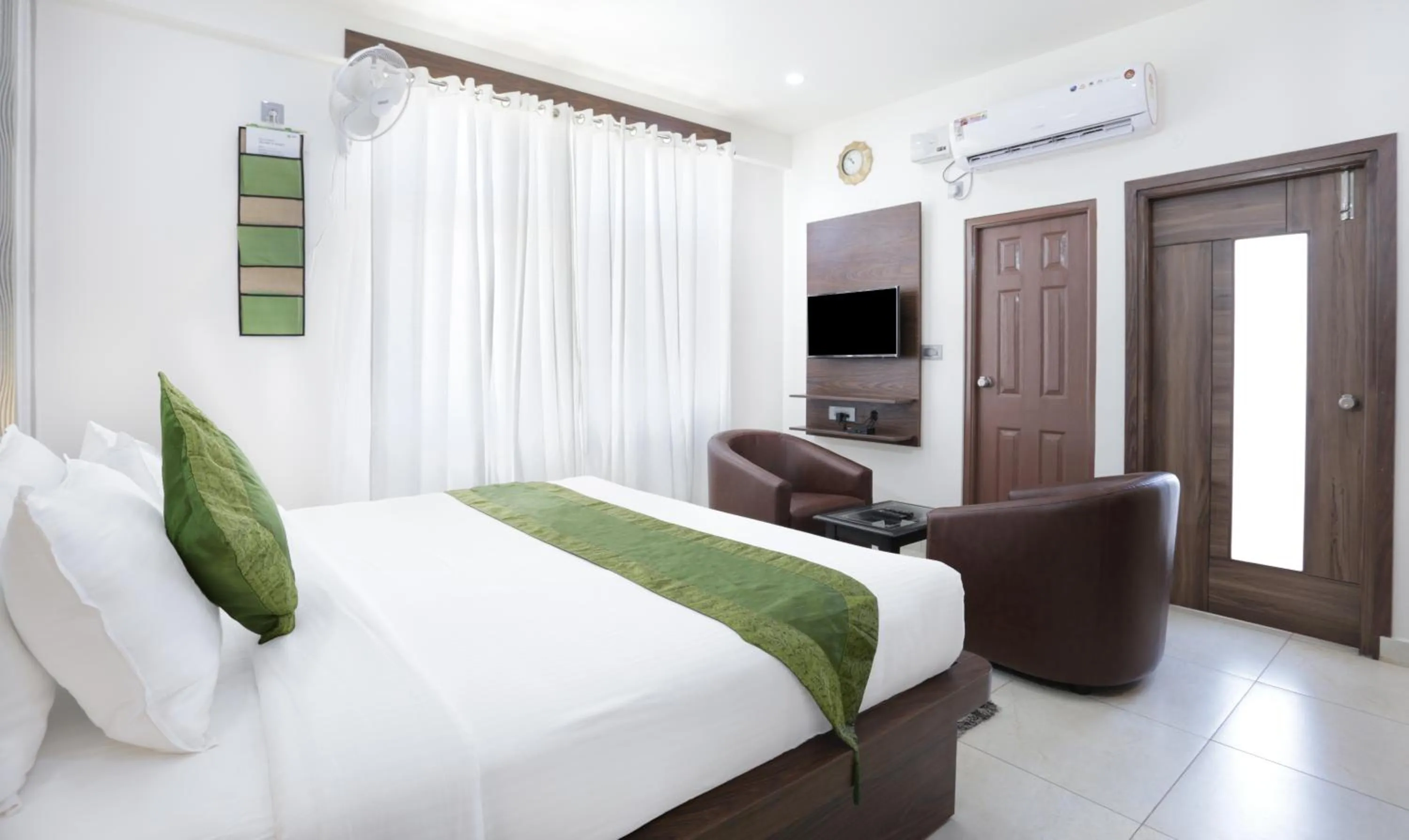 Superior Double Room - single occupancy in Treebo Sandpipers Kushalnagar