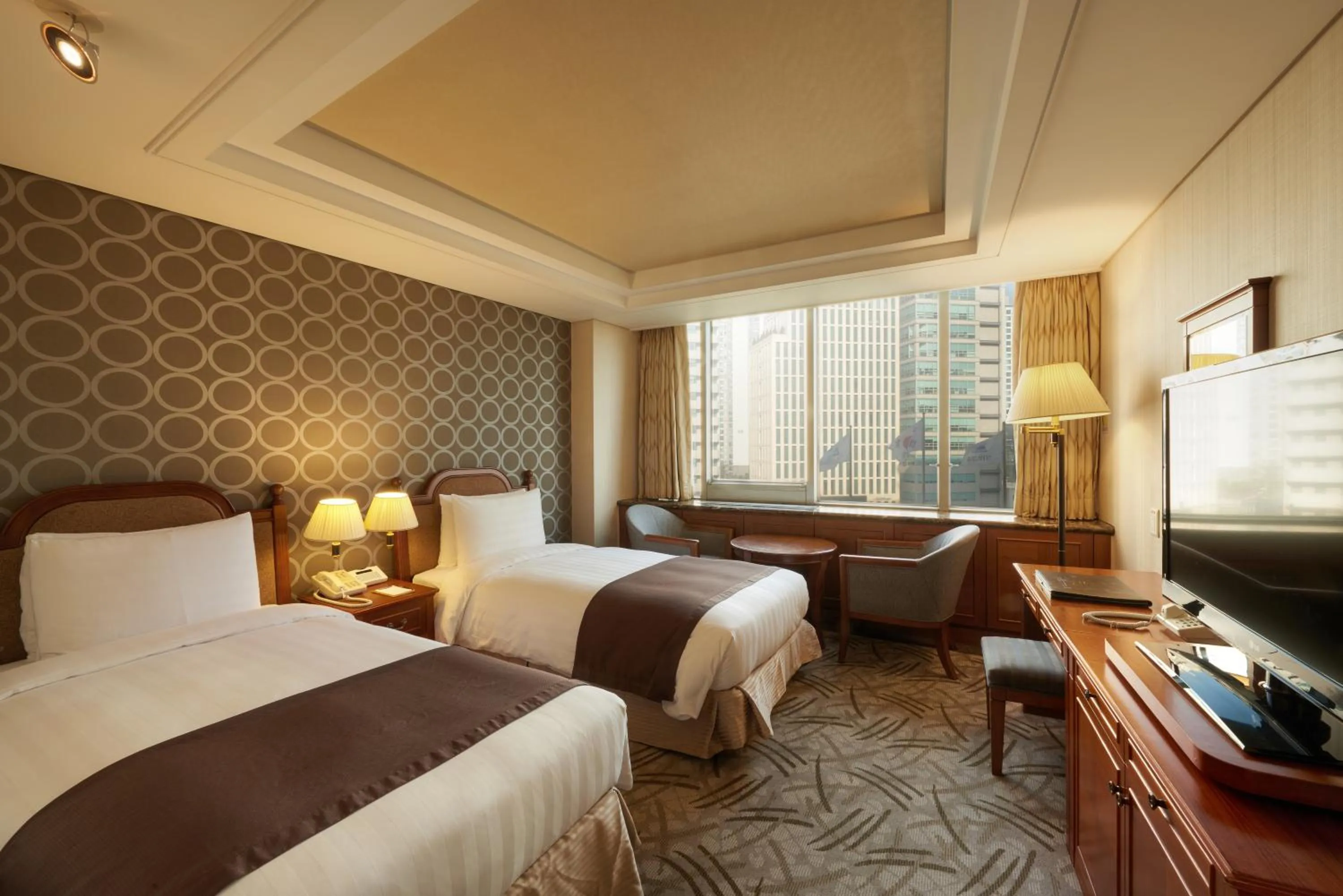 Deluxe Twin Room in Seoul Riviera Hotel