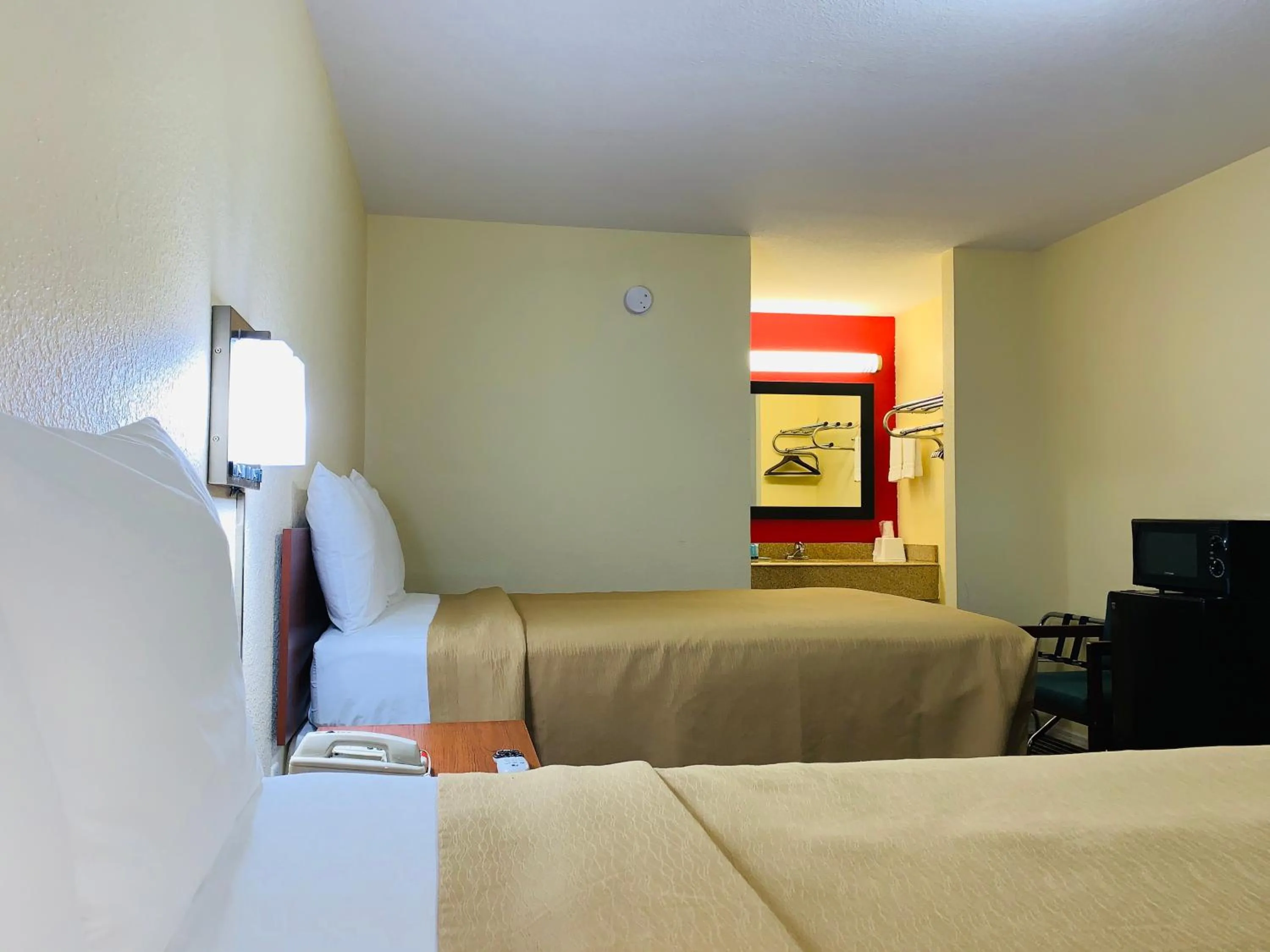 Double Room with Two Double Beds - Non-Smoking in Suite 16 Motel
