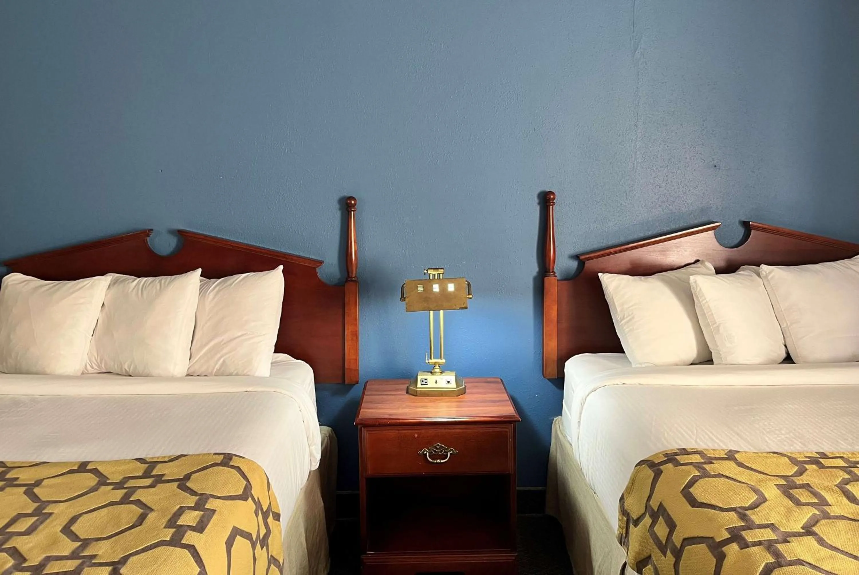 Queen Room with Two Queen Beds - Non-Smoking in Baymont by Wyndham Corydon