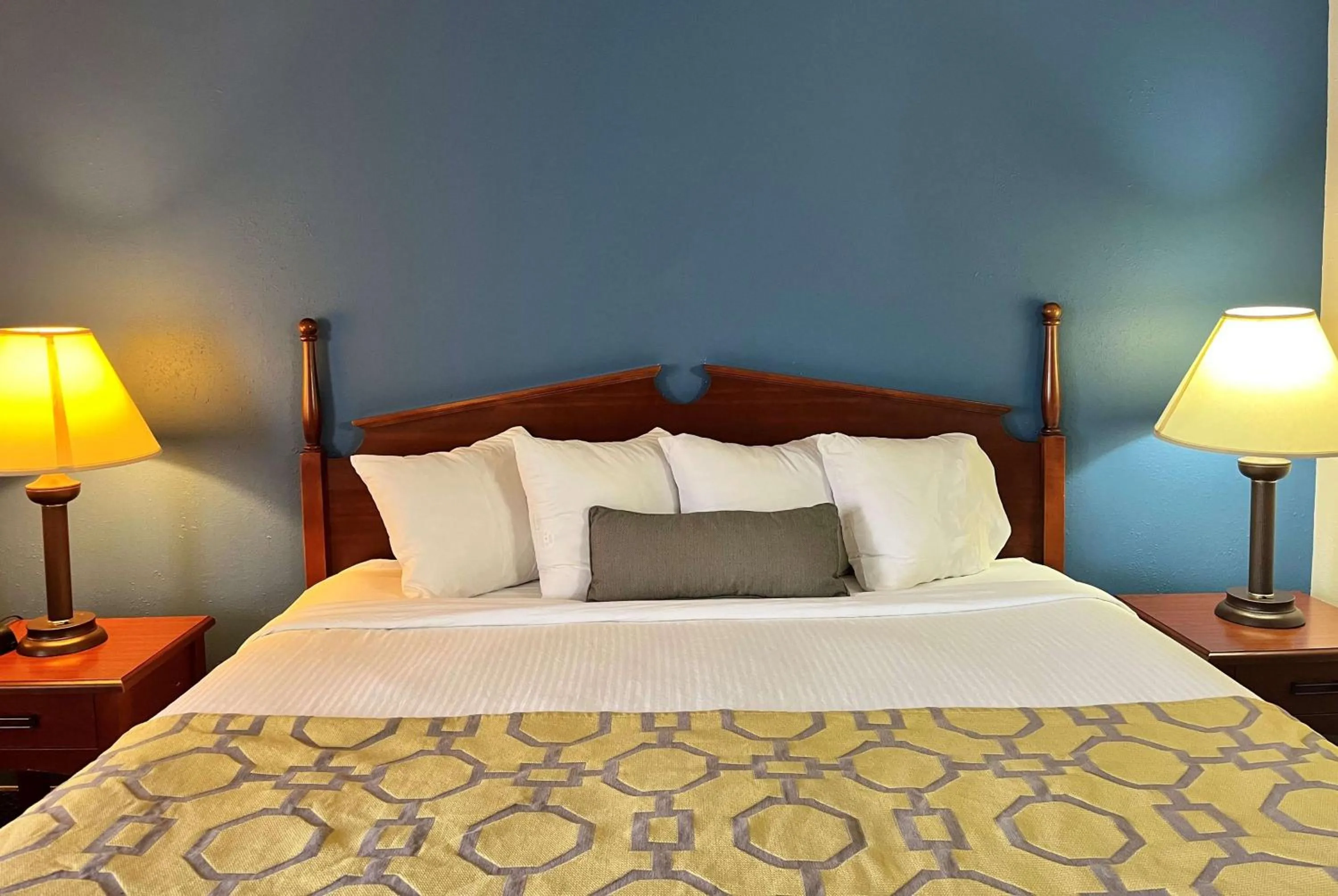 King Room - Mobility Access/Non-Smoking in Baymont by Wyndham Corydon