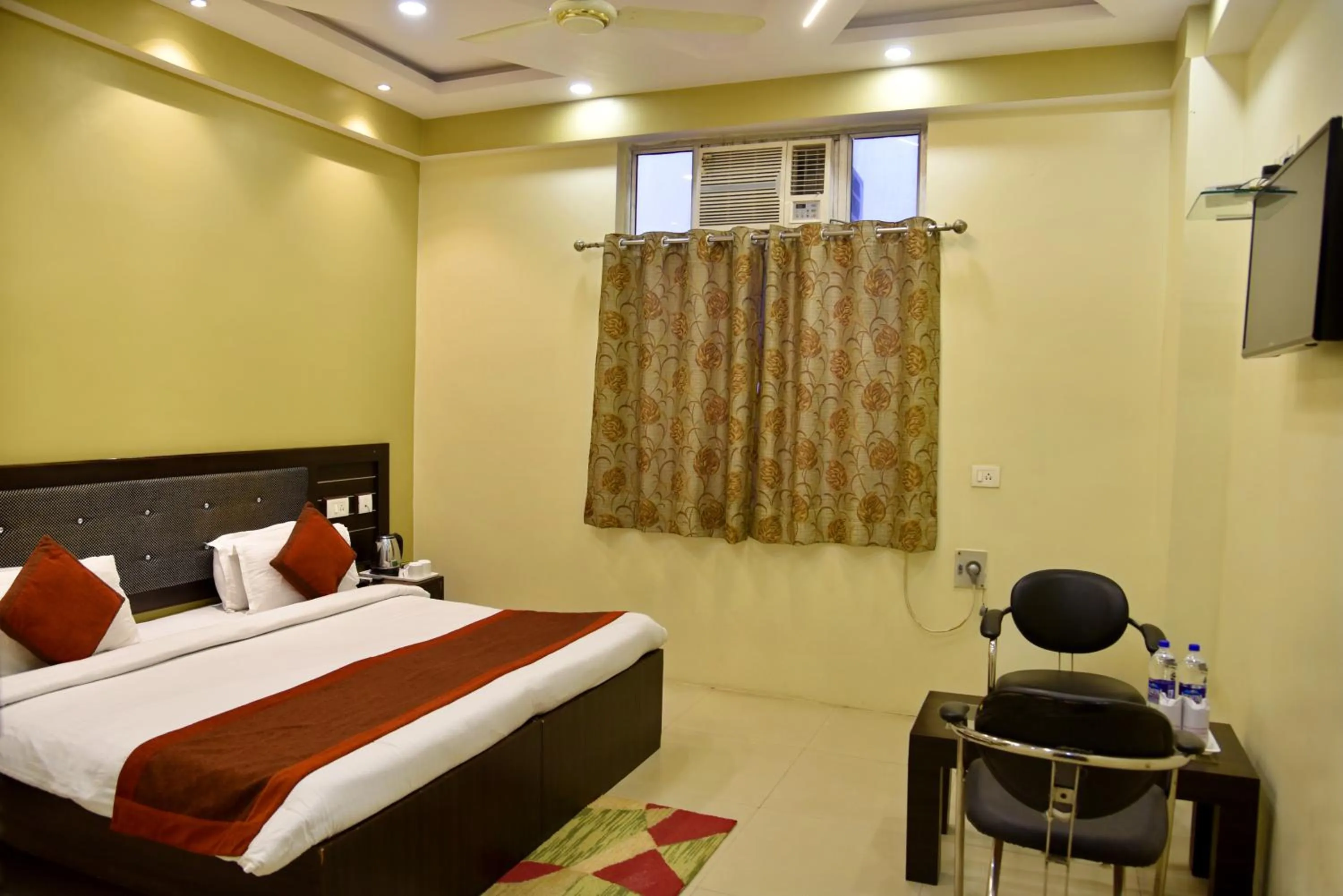 Superior Double Room - single occupancy in Hotel Nexus l Hotels In Charbagh Lucknow