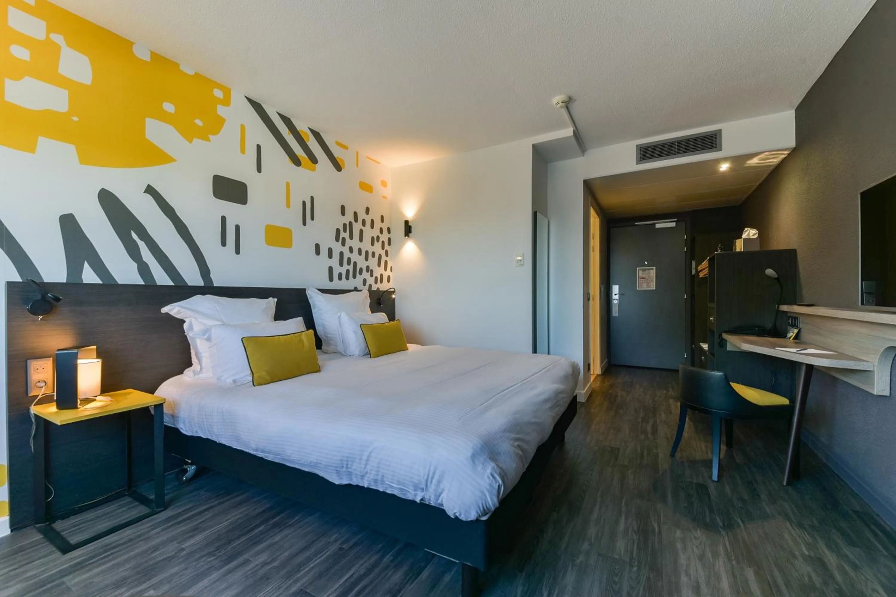 Executive Room with 1 Double Bed and 1 Sofa Bed in Golden Tulip Roissy Saint Witz