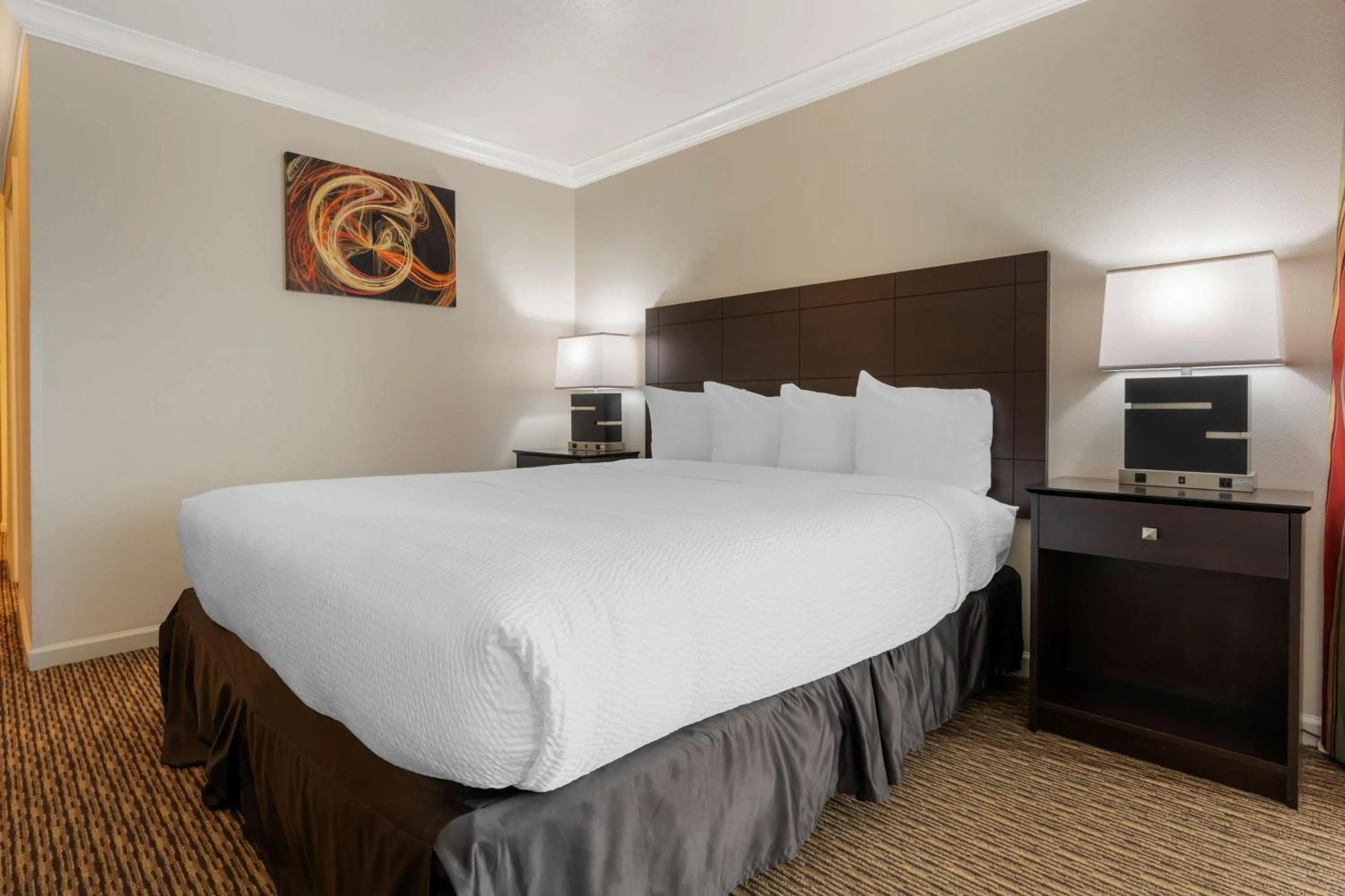 King Room - Non-Smoking in Best Western Colonial Inn