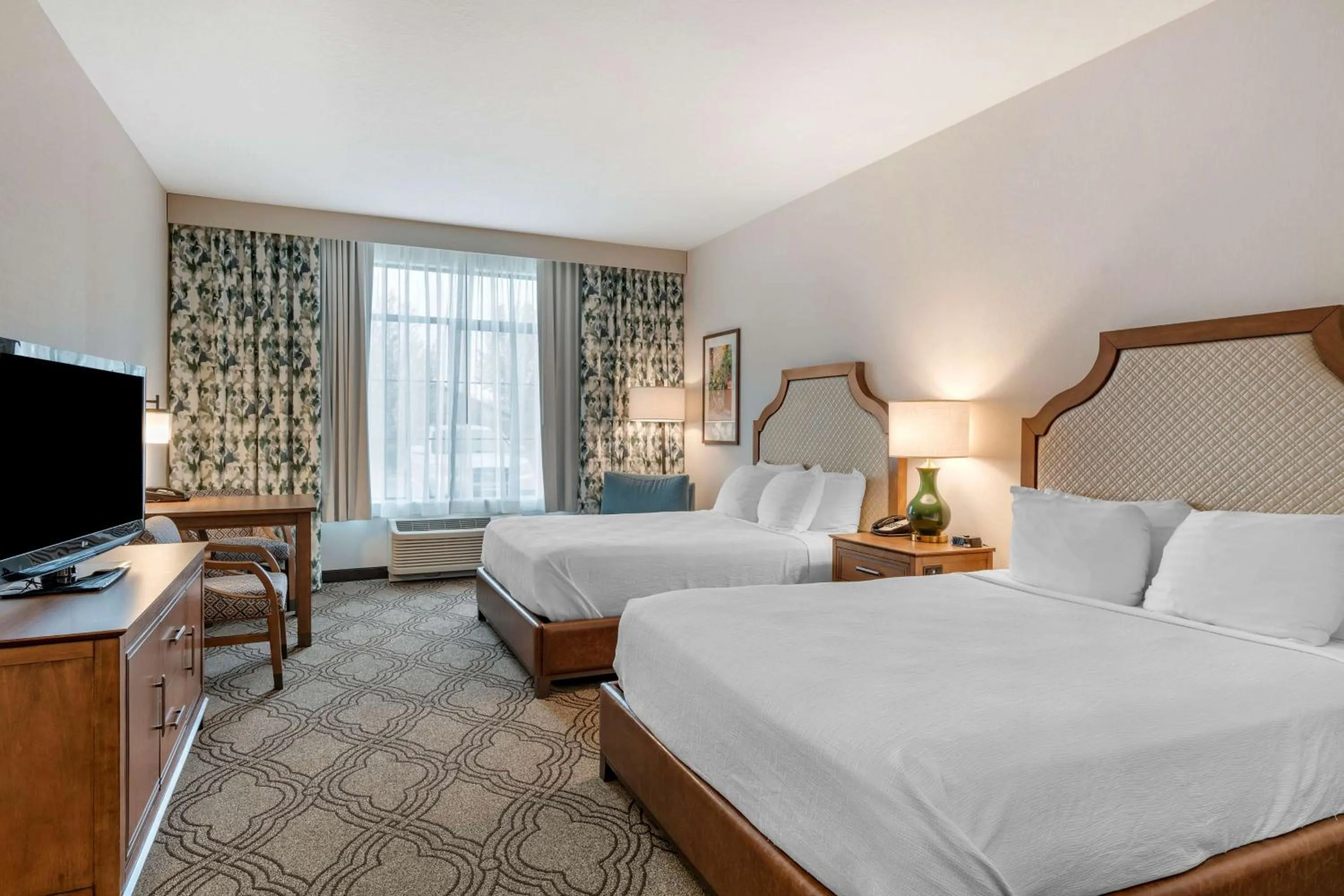 Queen Room with Two Queen Beds - Hearing Accessible in Best Western Premier Pasco Inn and Suites